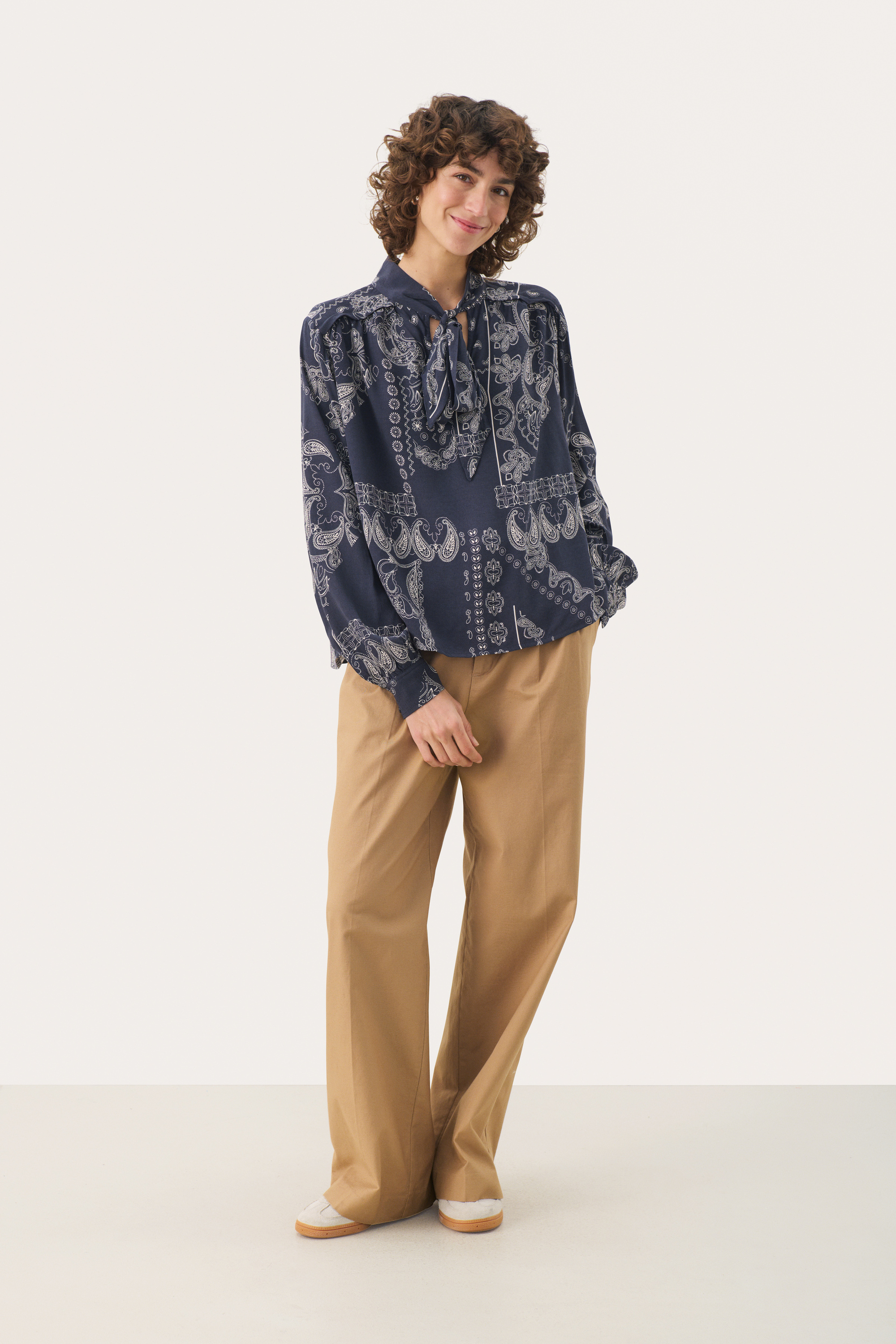 Langarm-Hemd Gerade Passform Navy Graphic Paisley blue white Image