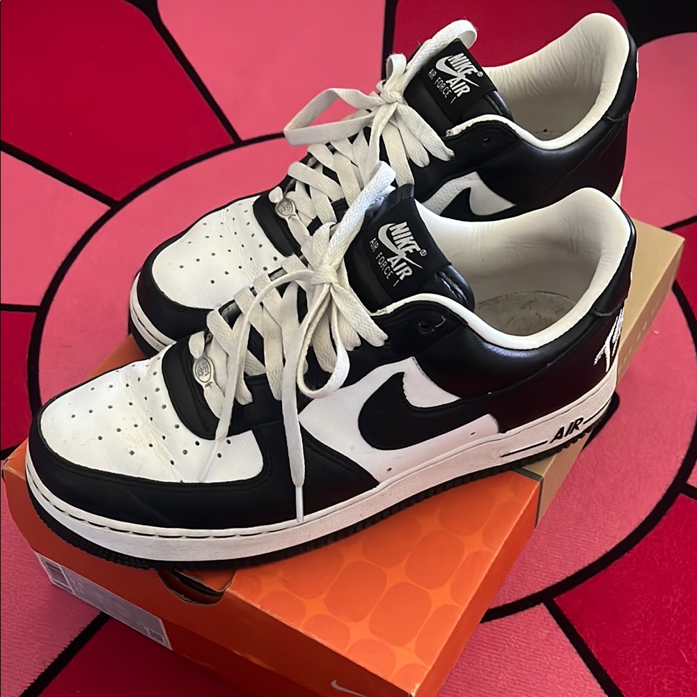 Nike Shoes | Terror Squad Nikes ! Nike Air Men's Black And White Sneakers | Color: Black/White | Size: 9.5