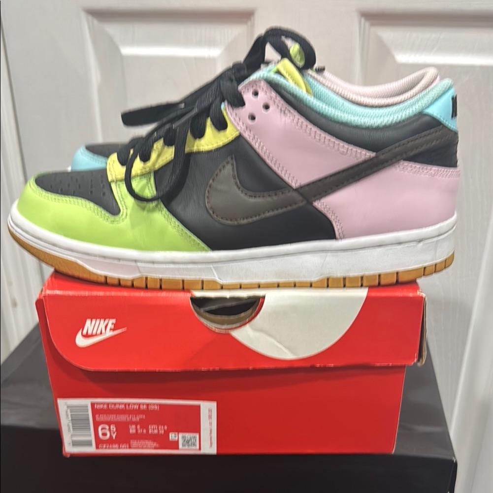Nike Shoes | Used Nike Dunk Low Se Black/Dark Chocolate/Copa Size 6.5 | Color: Blue/Pink | Size: 6.5bb