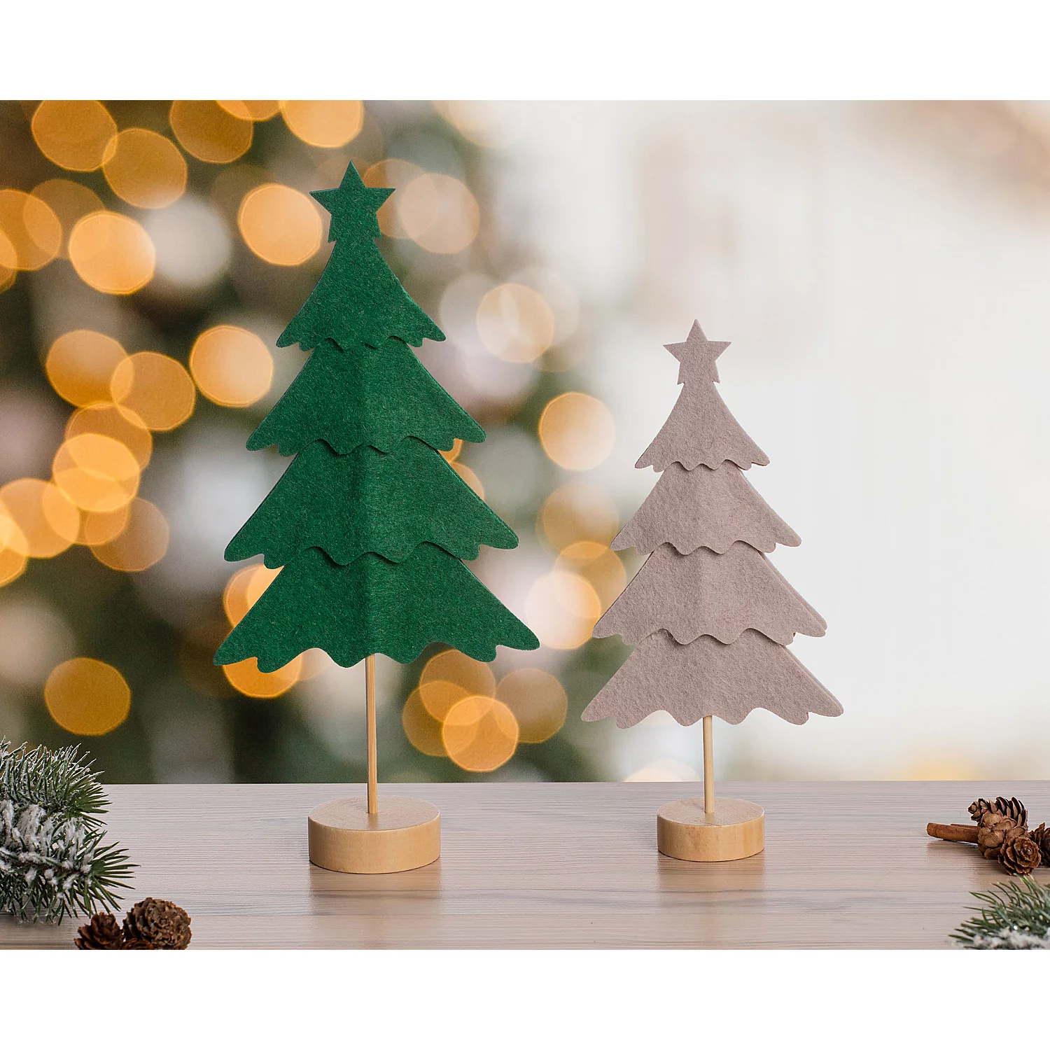 buttinette Filz-Bausatz Tannenbäume, grün-natur, 2 Stück Image