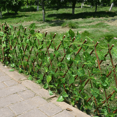 Expandable Faux Privacy Fence Expandable Faux Privacy Fence
