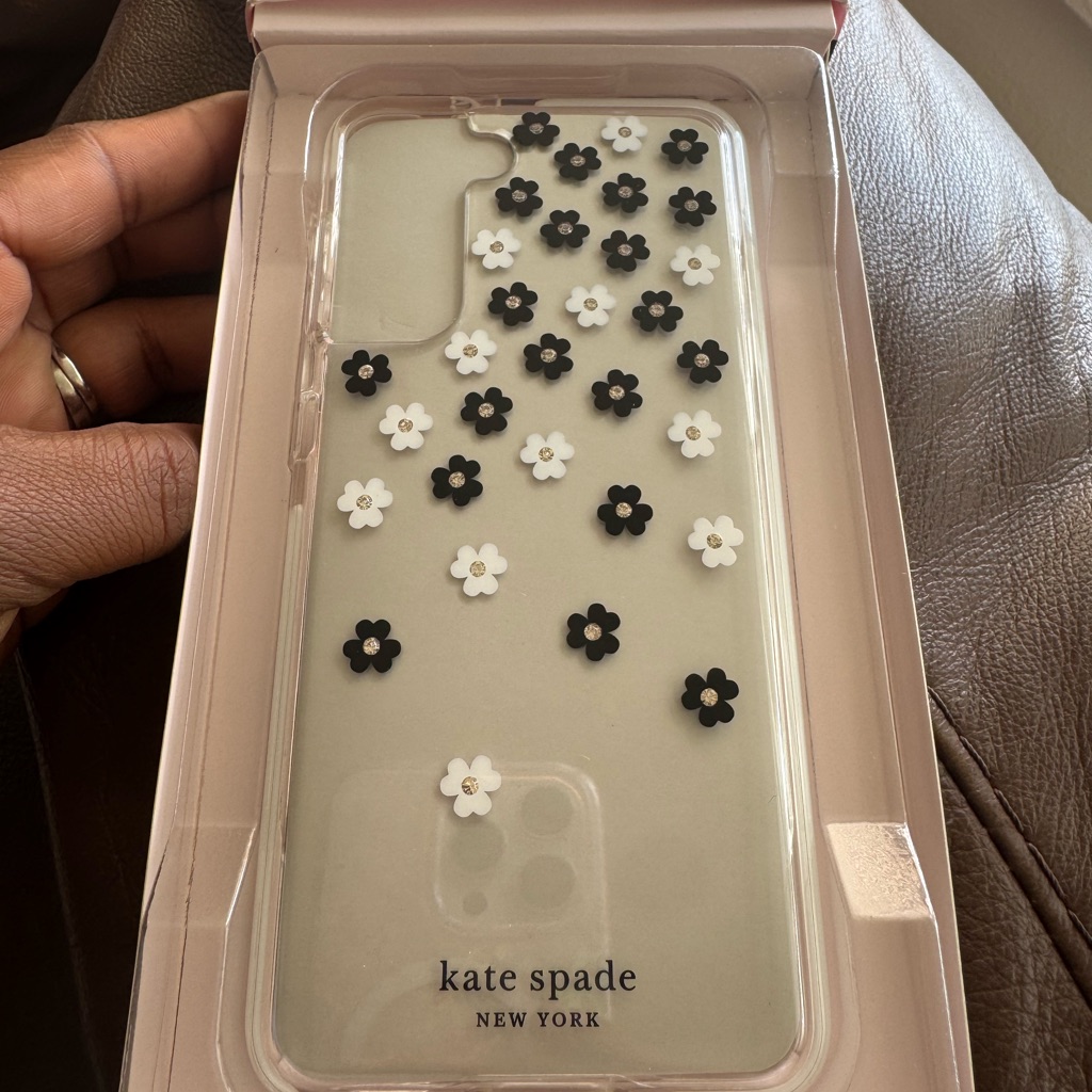 Kate Spade Cell Phones & Accessories | Kate Spade Black And White Daisy Phone Case For Galaxy S21 And Galaxy S21 5g | Color: Black/White | Size: Os