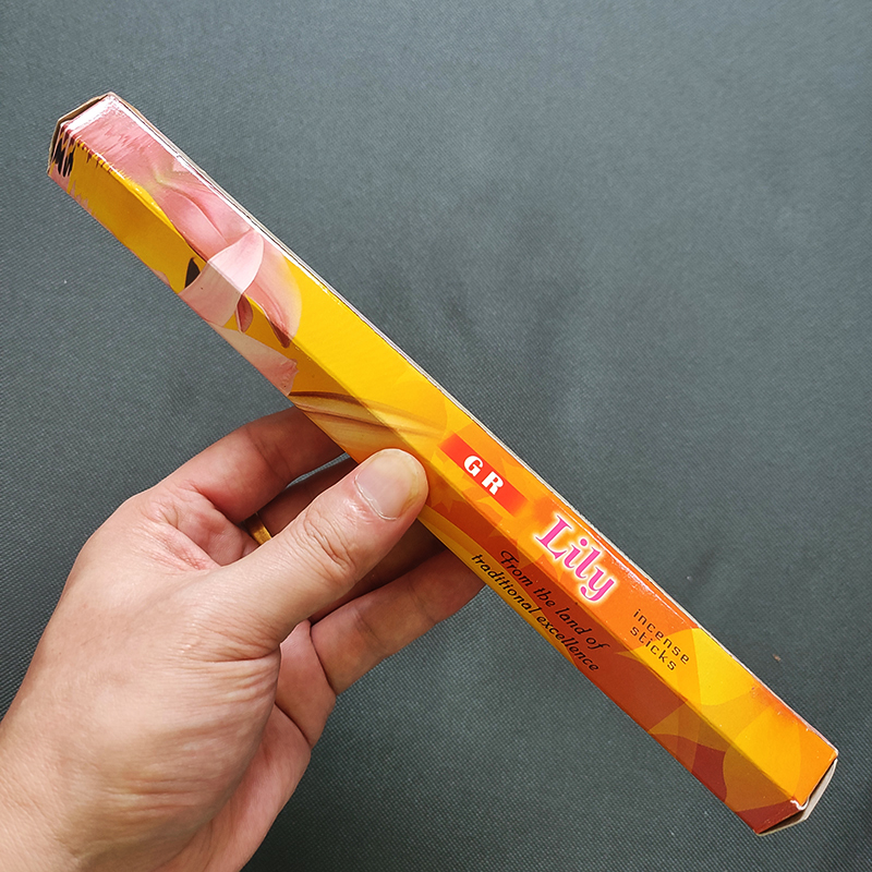 20 Sticks Indian Incense, White Sage, Lavender, Sea Breeze & Love For Meditation, Yoga, Purifying Air & Aromatherapy lily