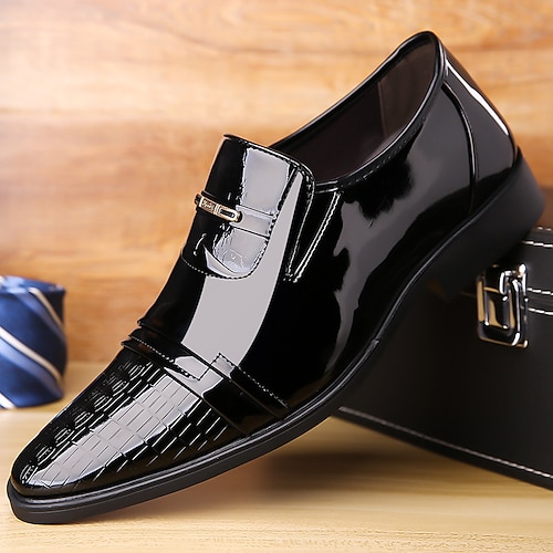 Herren-Loafer aus glänzendem schwarzem Lackleder mit Schnallendetail – elegante Abendschuhe für formelle Anlässe und Hochzeiten Image
