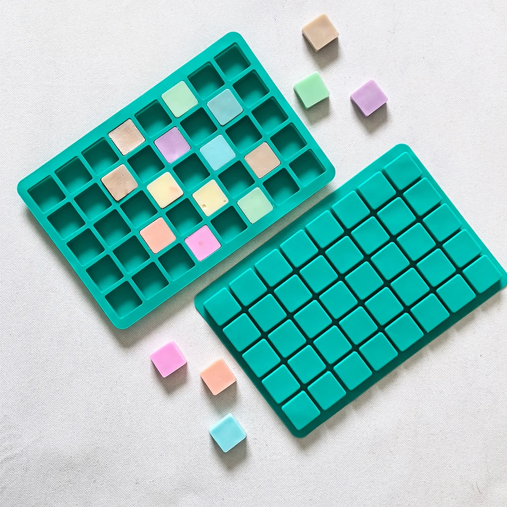 1 Stück 40-Loch kleine quadratische Back-Silikonform, geeignet für DIY-Schokolade, Süßigkeiten, Pudding, Kekse, Eiswürfel Image