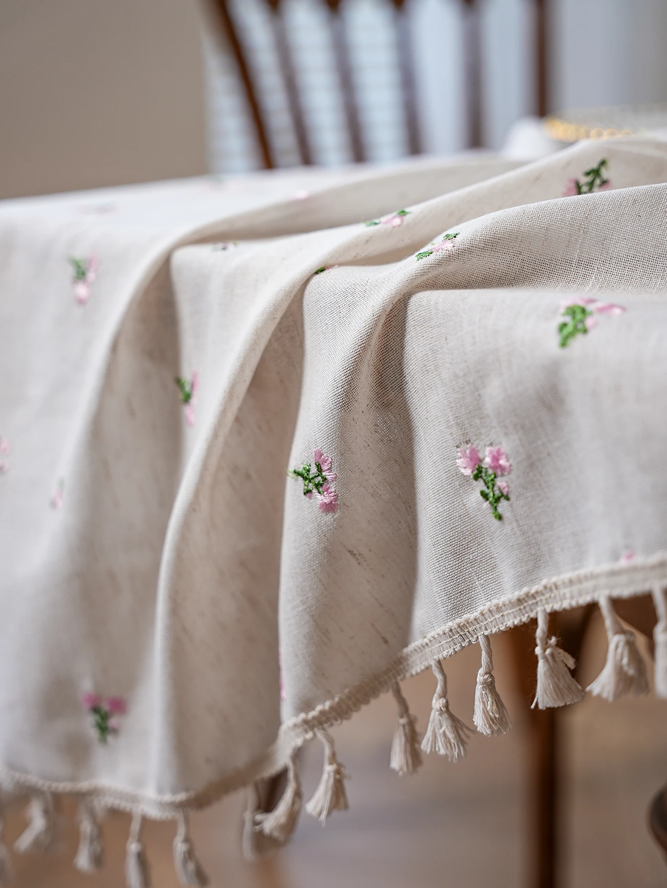 Kleine frische rosa Blumenstickerei hängende Spike-Tischdecke Wohnzimmer Küche Esstisch Tischdecke Dekoration Image