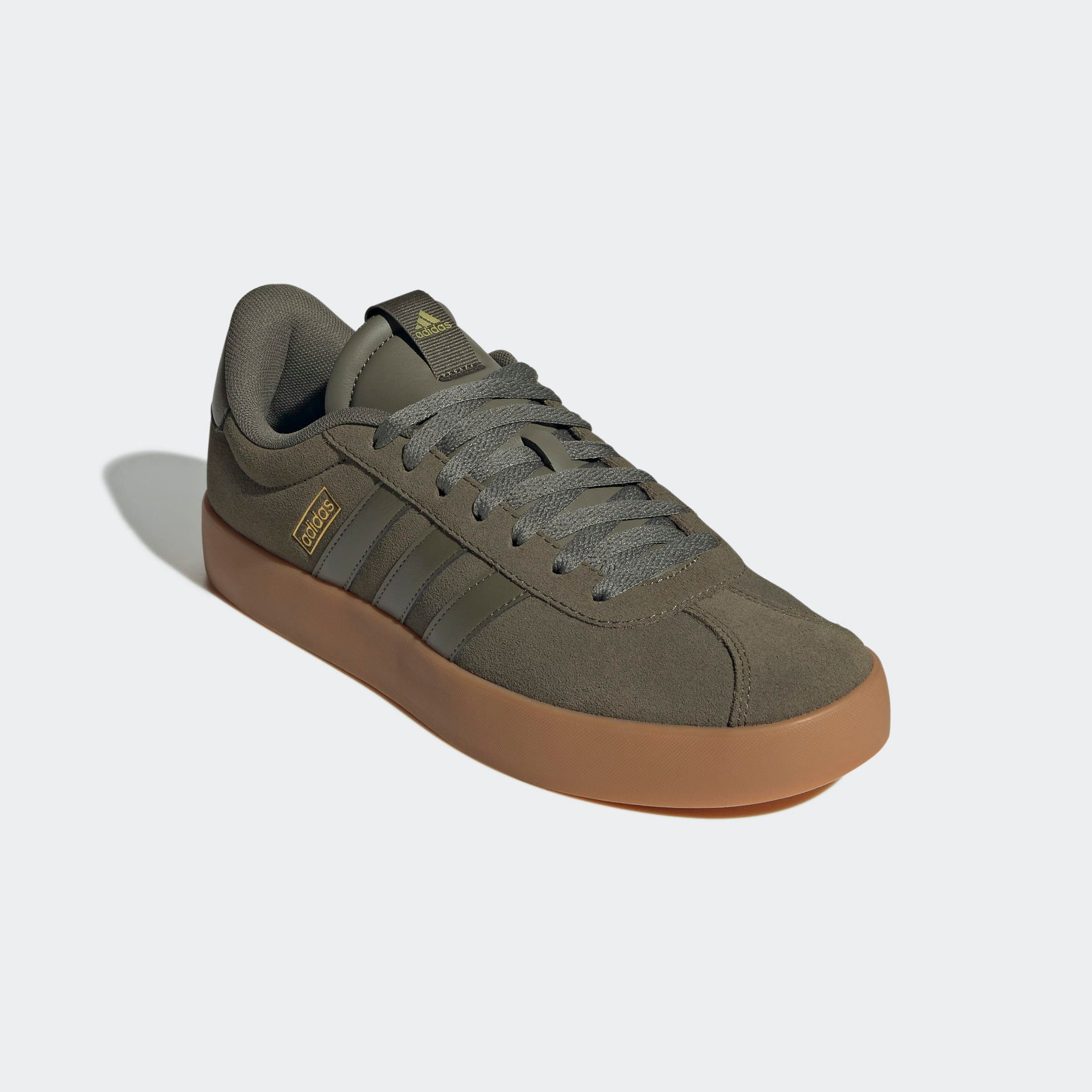 Sneaker ADIDAS SPORTSWEAR "VL COURT 3.0", Herren, Gr. 42,5, grün (olive strata, olive strata, gold metallic), Leder, Synthetik, Schuhe Sneaker, inspiriert vom Design des adidas samba