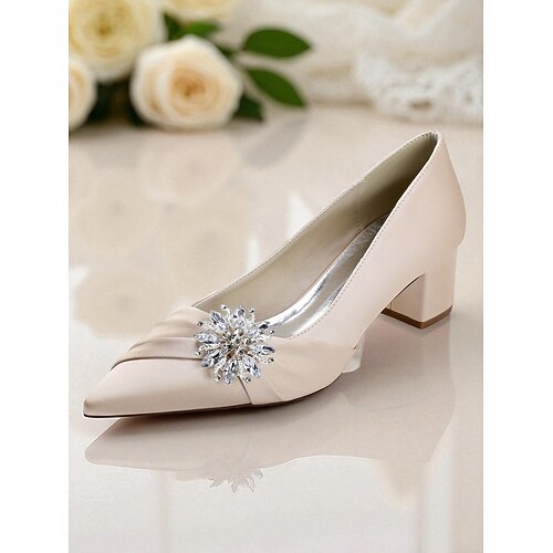 Champagnerfarbene Brautjungfernschuhe für Damen – elegante Pumps mit spitzer Zehenpartie, niedrigem Blockabsatz und Strassverzierungen für die Hochzeitsgesellschaft Image