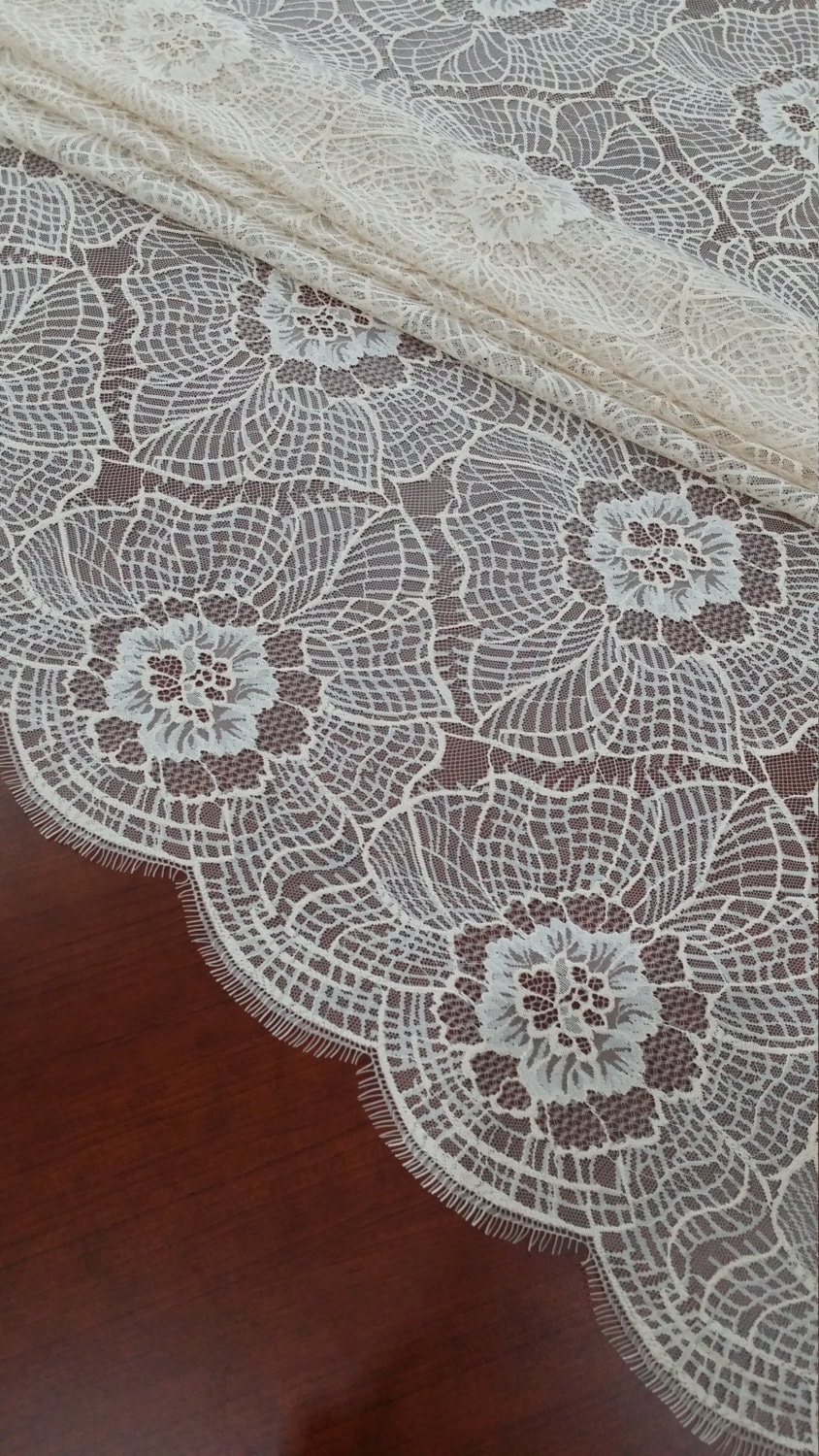 Tessuto in pizzo beige, pizzo francese, pizzo Chantilly, pizzo da sposa, pizzo da sposa, pizzo bianco, pizzo a velo, pizzo floreale smerlato, pizzo pe