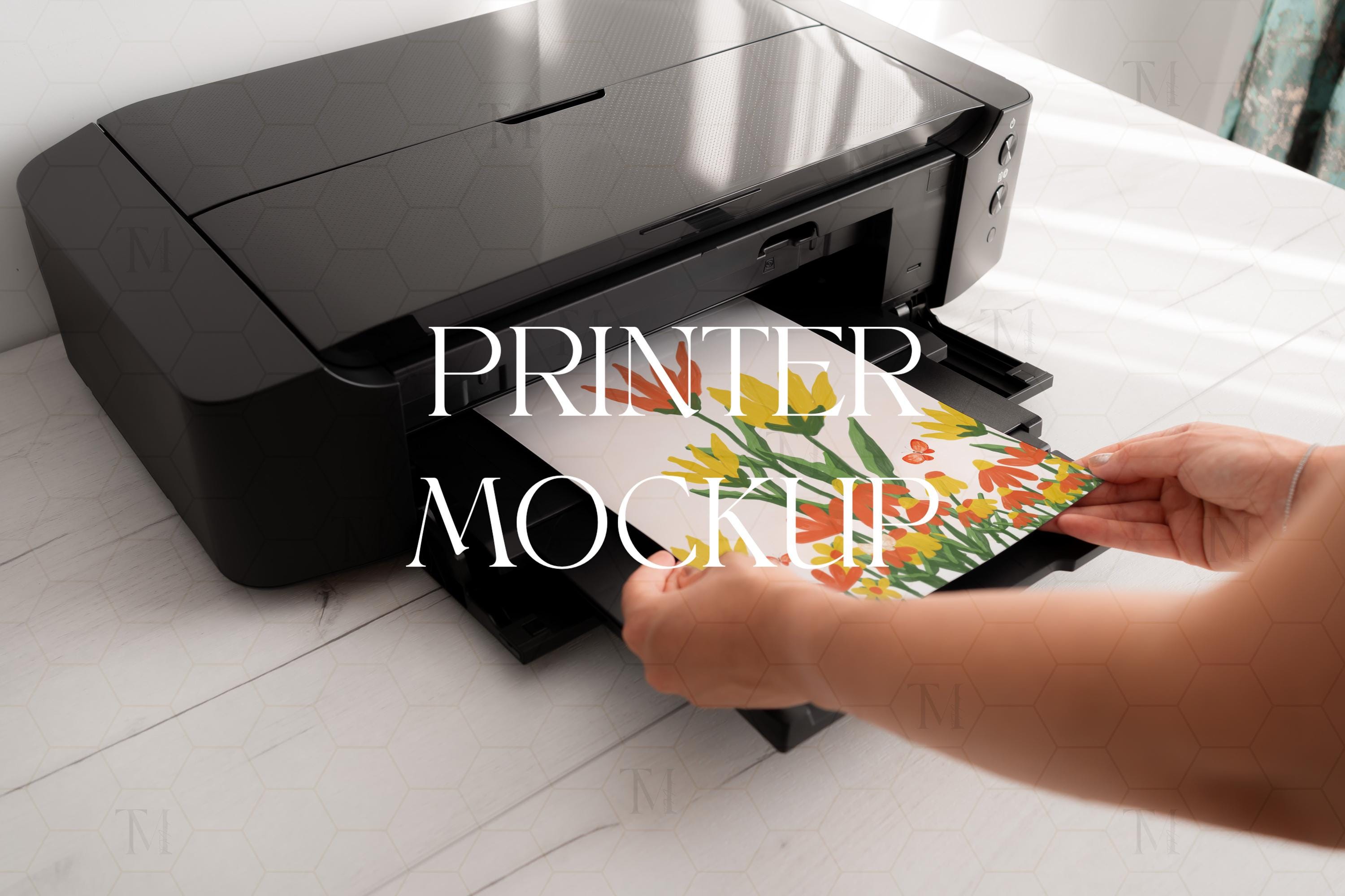 Mockup di stampante PSD, Mockup di poster PSD, Mockup di poster verticale, Mockup di pagina A4, Mockup di stampante da scrivania, Mockup di pagina di