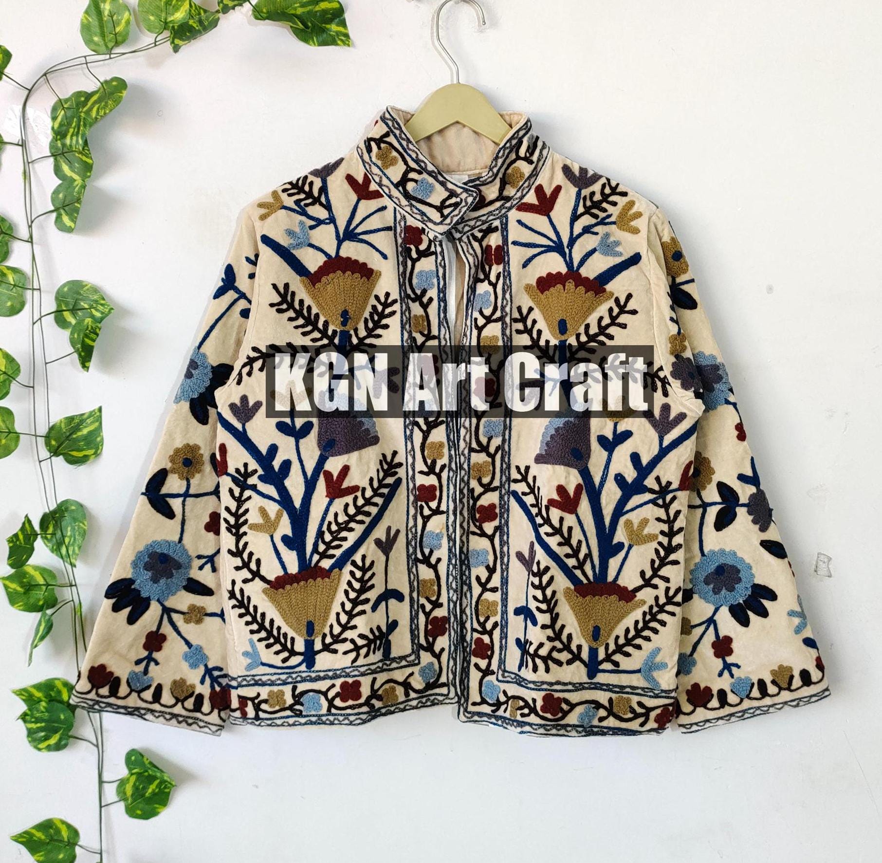 Giacca in velluto ricamata a mano Suzani, giacca Suzani, cappotto invernale, cappotto da donna, giacca Suzani in tessuto TNT, vestaglia, regalo per le