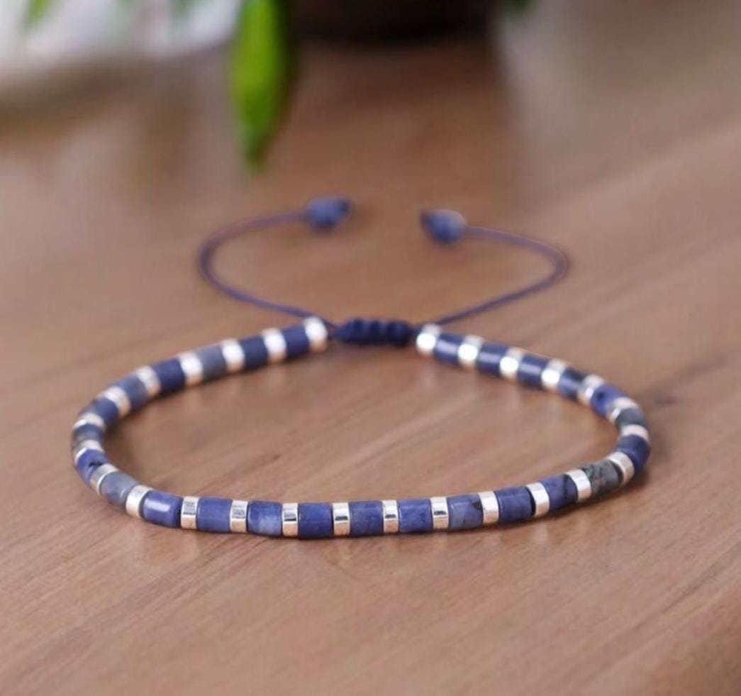 Braccialetto delicato con perline di sodalite 4×4 mm Braccialetto con perline di pietra naturale Braccialetto minimalista tibetano Braccialetto boho