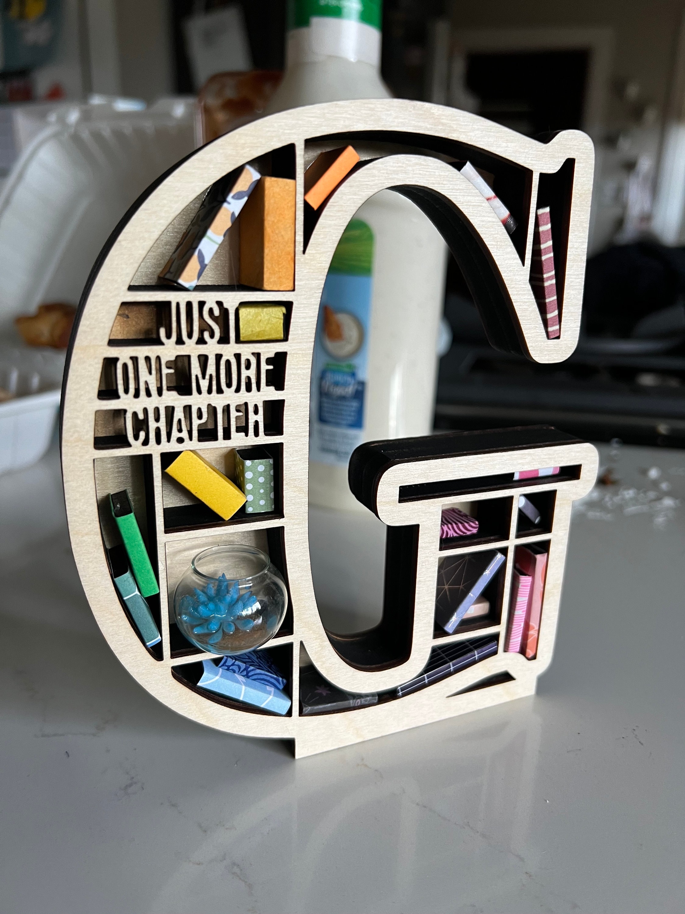 Libreria in miniatura con iniziale personalizzata per amanti dei libri - Appassionato di libri, regalo per angolo lettura, mini decorazione, regalo pe