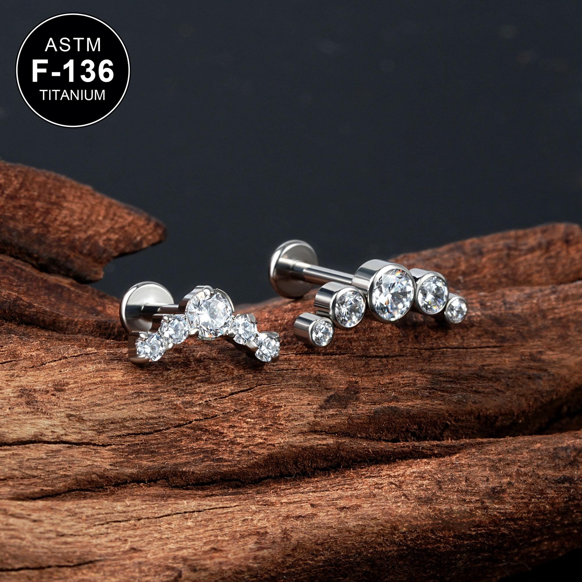 Piercing per cartilagine labret rivestito in titanio 16G con zirconi cubici/piercing per cartilagine/piercing per trago/orecchino piatto/piercing per