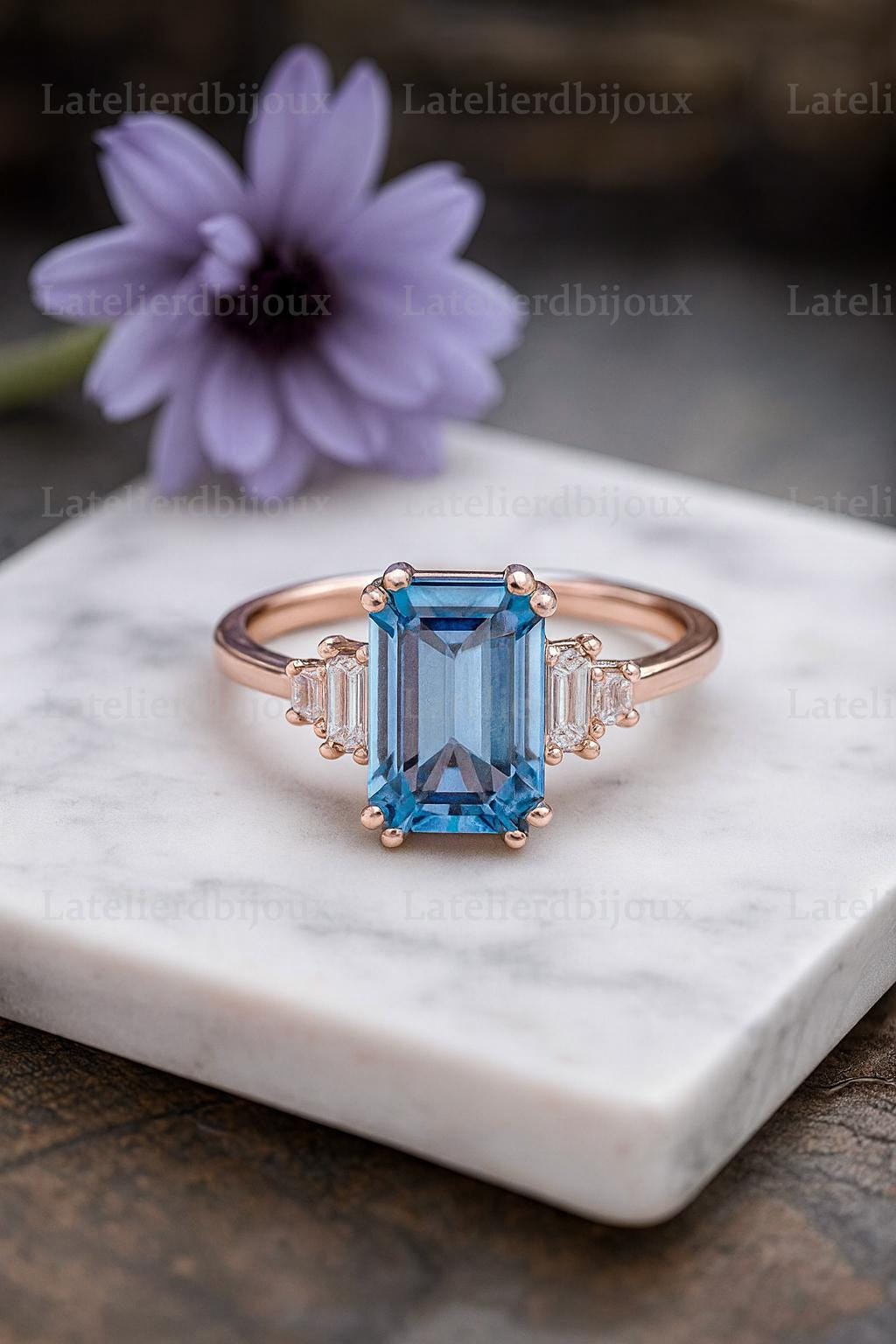 Anello con acquamarina taglio smeraldo, anello di fidanzamento, anello di fidanzamento unico, anello con acquamarina, anello con acquamarina e diamant