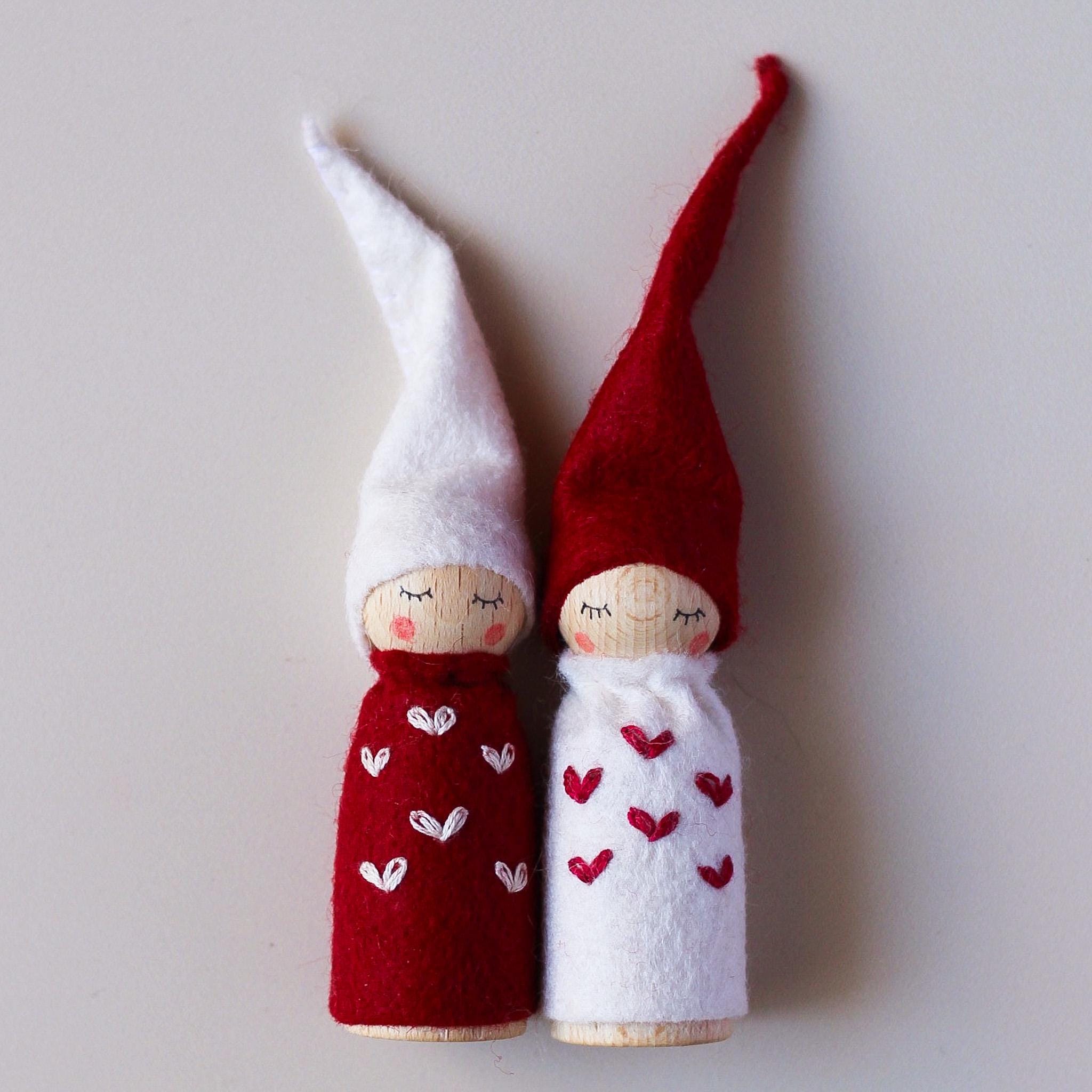 Modello di cucito per bambola Waldorf + Video Tutorial PDF - Bambole con pioli - Bambola con pioli gnomo - Idea regalo fatta a mano - Regalo fai da te