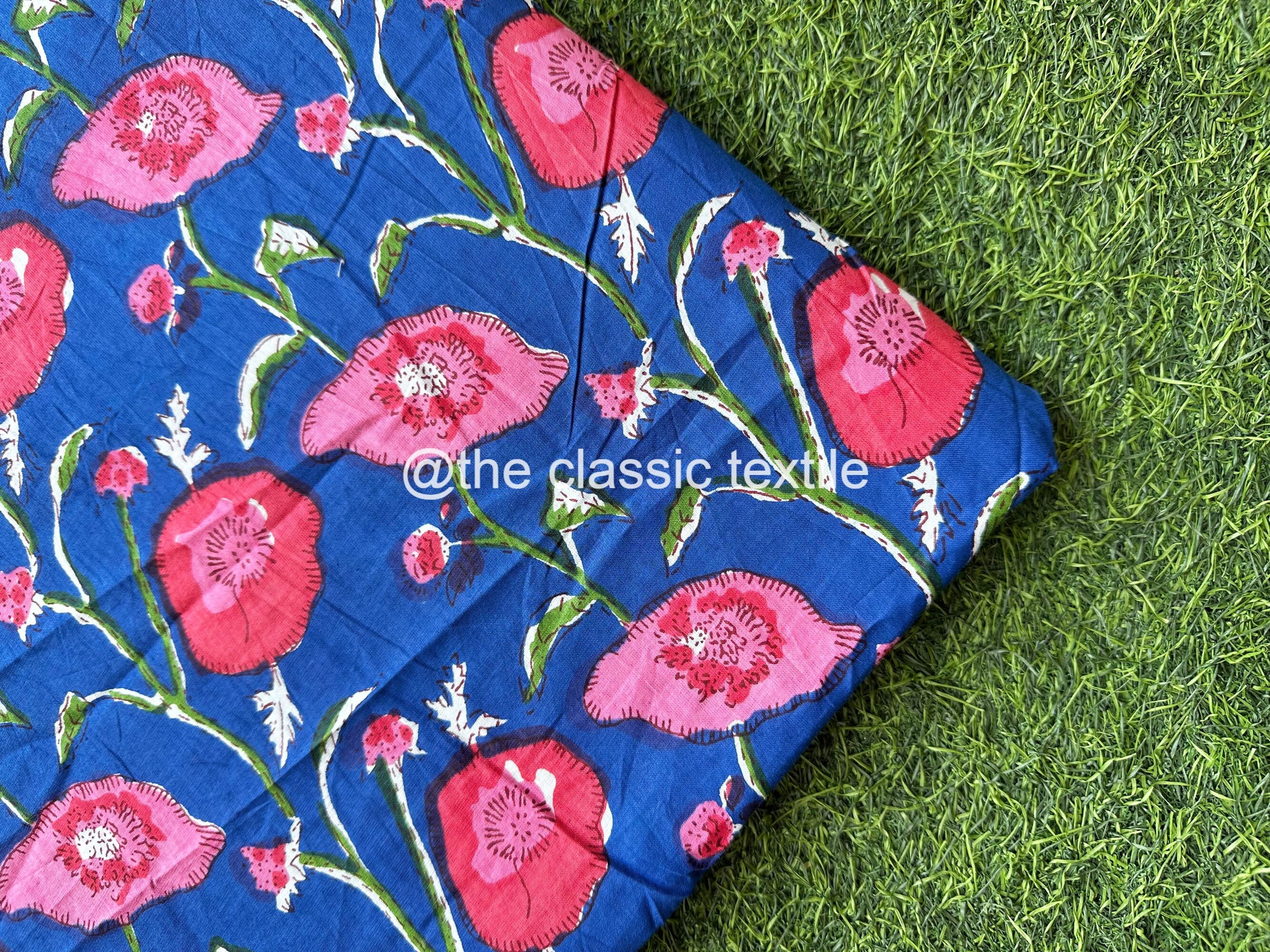 Tessuto stampato a mano con blocchi floreali, tessuto di cotone indiano, tessuto di cotone stampato, tessuto stampato Dabu, tessuto stampato, tessuto