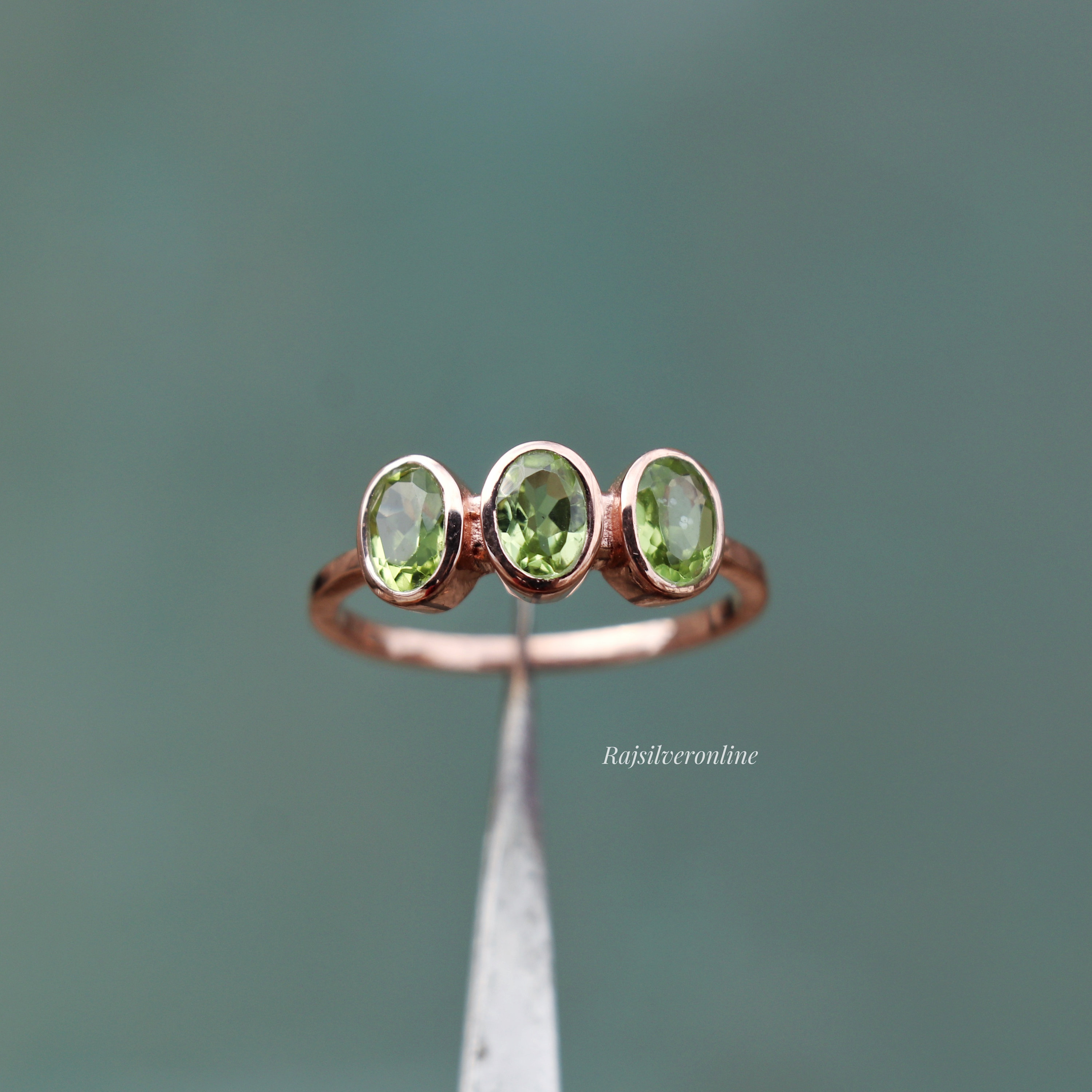 Anello con peridoto: argento sterling placcato oro rosa 18k, anello solitario con 3 pietre preziose, gioielli fatti a mano