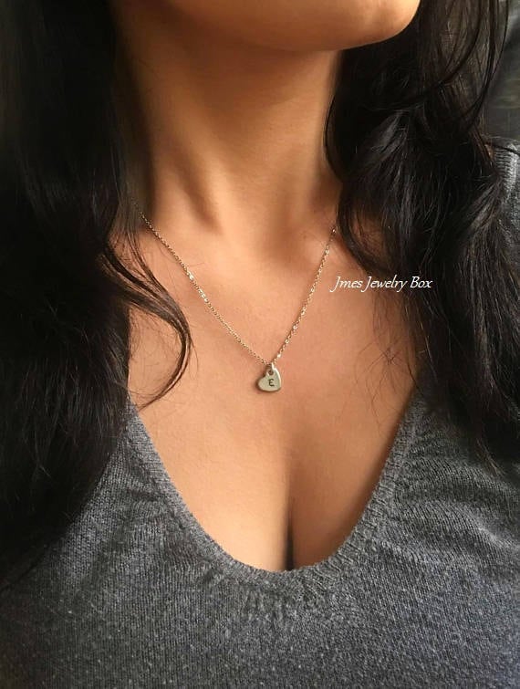 Collana con iniziale a cuore in argento, Collana con iniziale in argento, Collana con iniziale a cuore piccolo, Collana personalizzata, Collana con cu