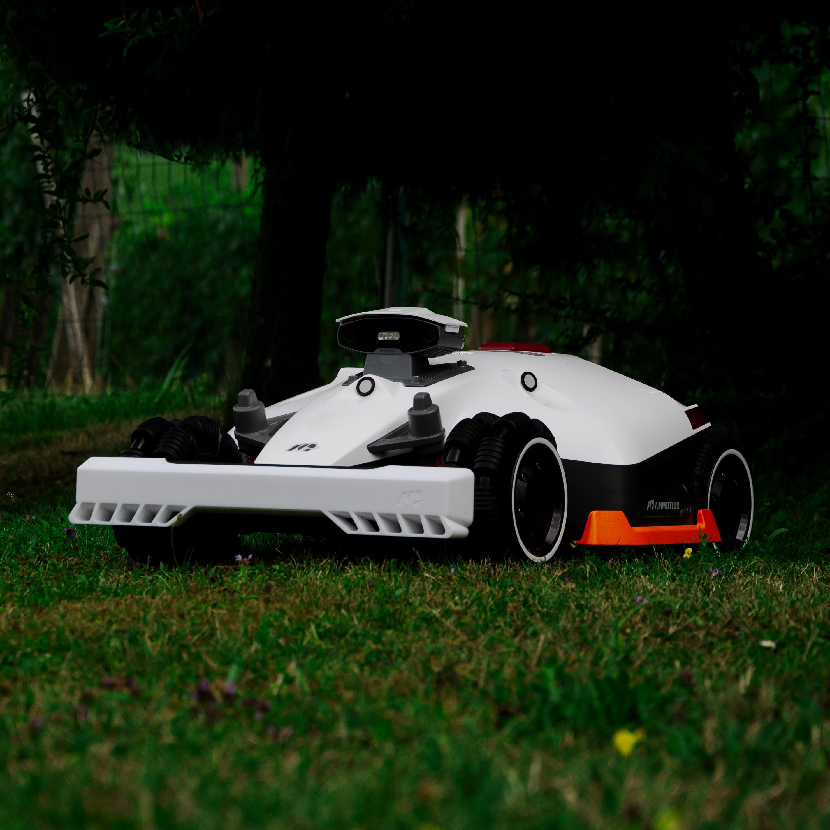 Copertura protettiva anteriore per paraurti per Mammotion Luba 1, 2, 2X e 3 Sport Style + REGALO GRATUITO - in un unico pezzo - Plug and Play