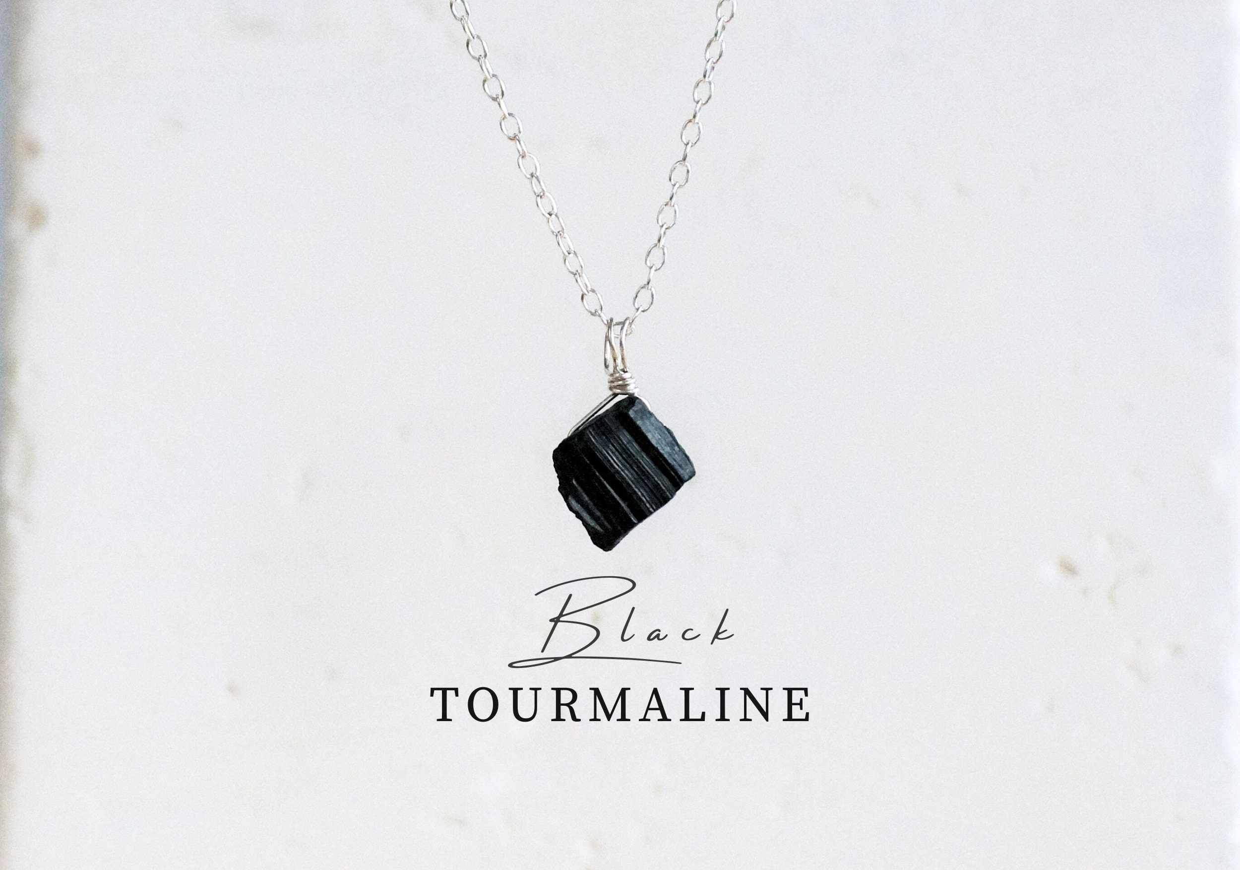 Collana in argento con tormalina nera, collana in tormalina nera grezza, ciondolo in tormalina nera, collana con pietra portafortuna, collana con piet