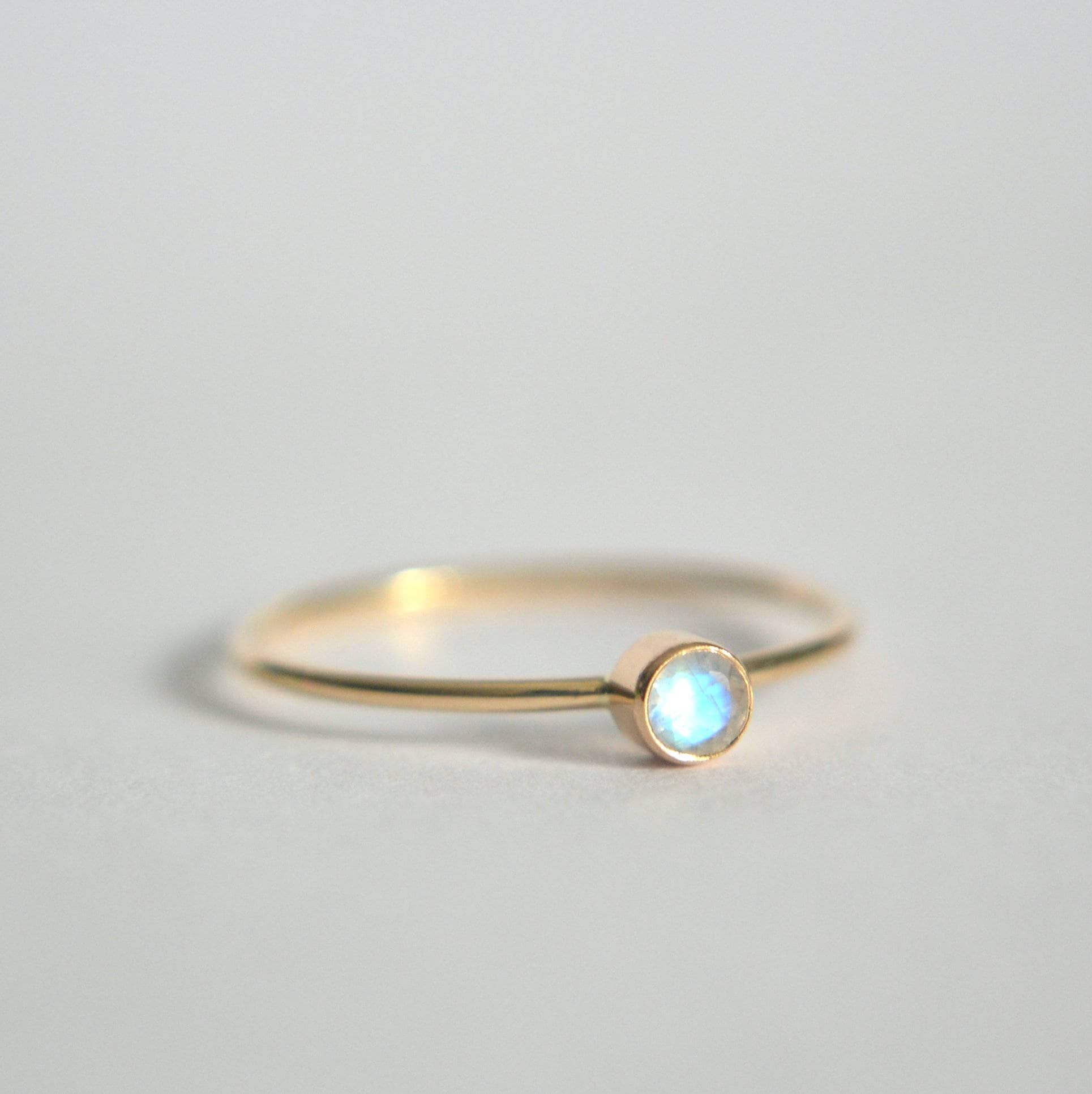 Anello con pietra di luna in oro 14k, anello con pietra di luna, anello con pietra di luna in oro, anello con pietra di luna in oro, anello con pietra