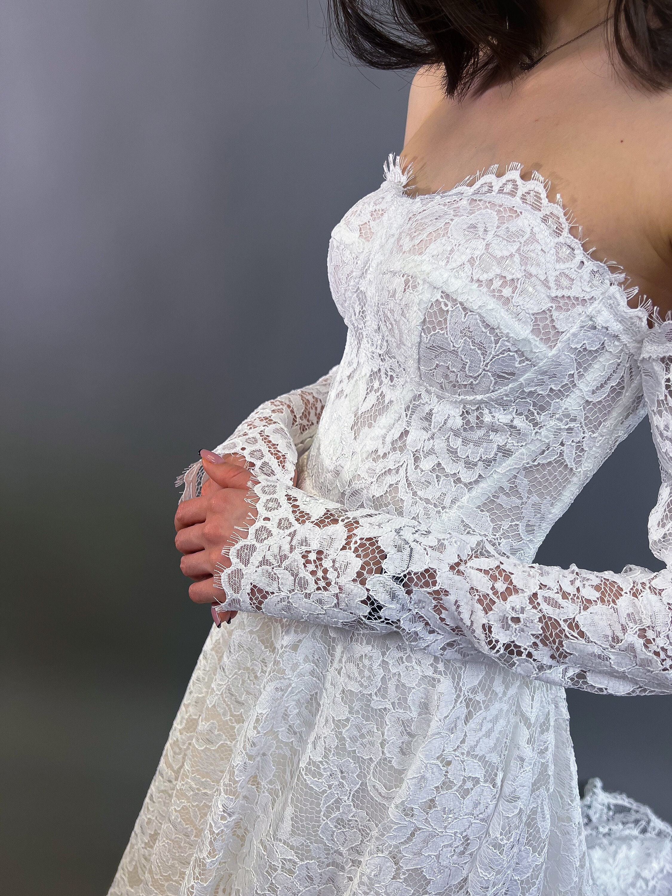 Abito da sposa con pizzo delicato, abito da sposa in pizzo boho, abito da sposa romantico, abito con maniche, abito da sposa con gonna lunga in pizzo