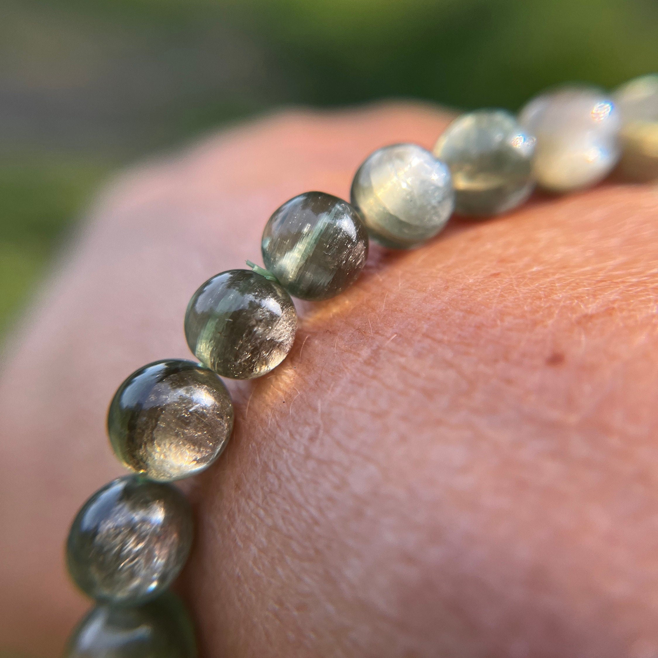 Braccialetto di altissima qualità con gemme di lepidolite verde salvia e cactus rari, perline da 6,5 mm, 7 mm, 7,5 mm, 10 mm, 11 mm o 11,5 mm