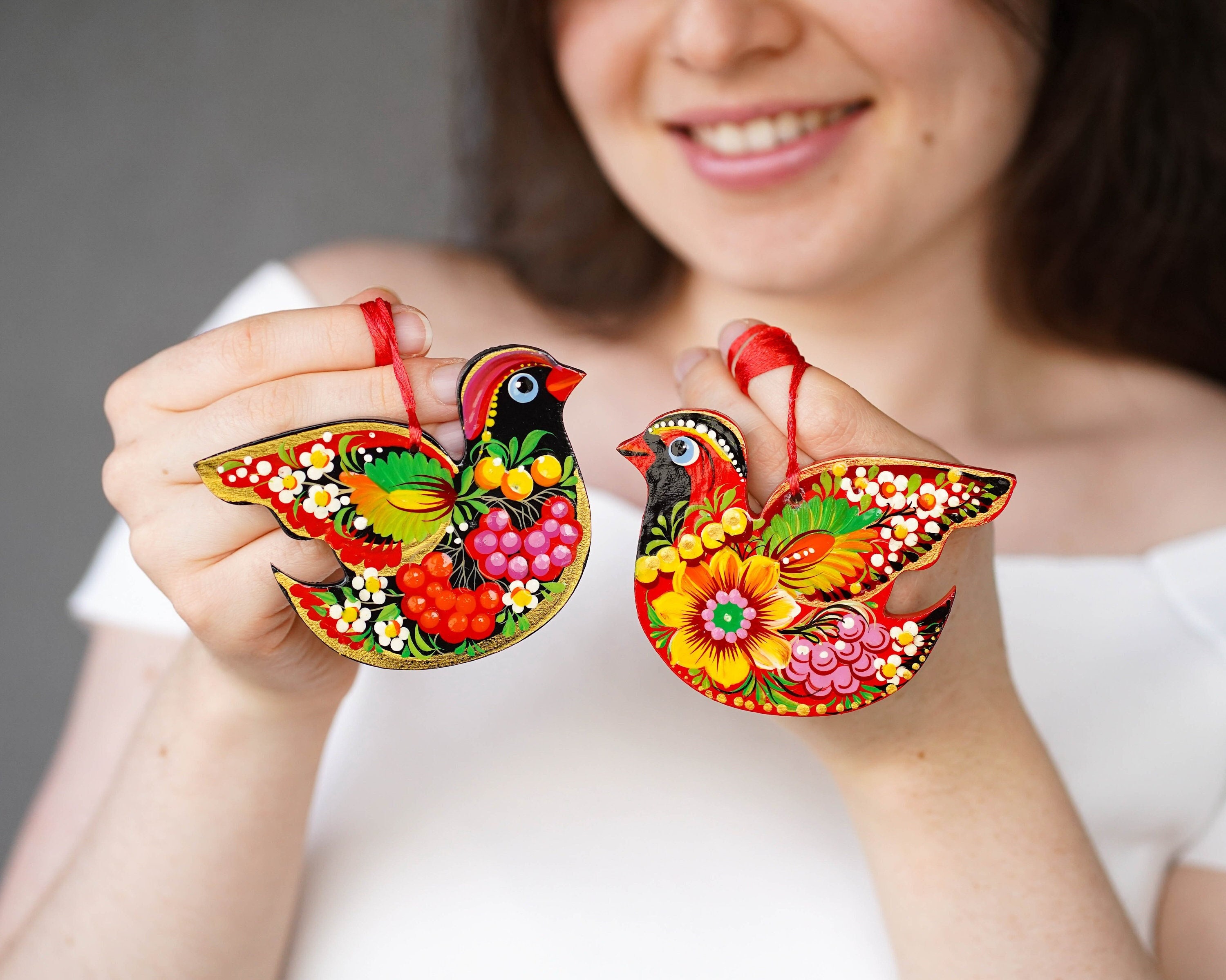 Set di 2 ornamenti natalizi a forma di cardinale, ornamenti natalizi a forma di uccello in legno dipinto, ornamenti ucraini fatti a mano con cardinali