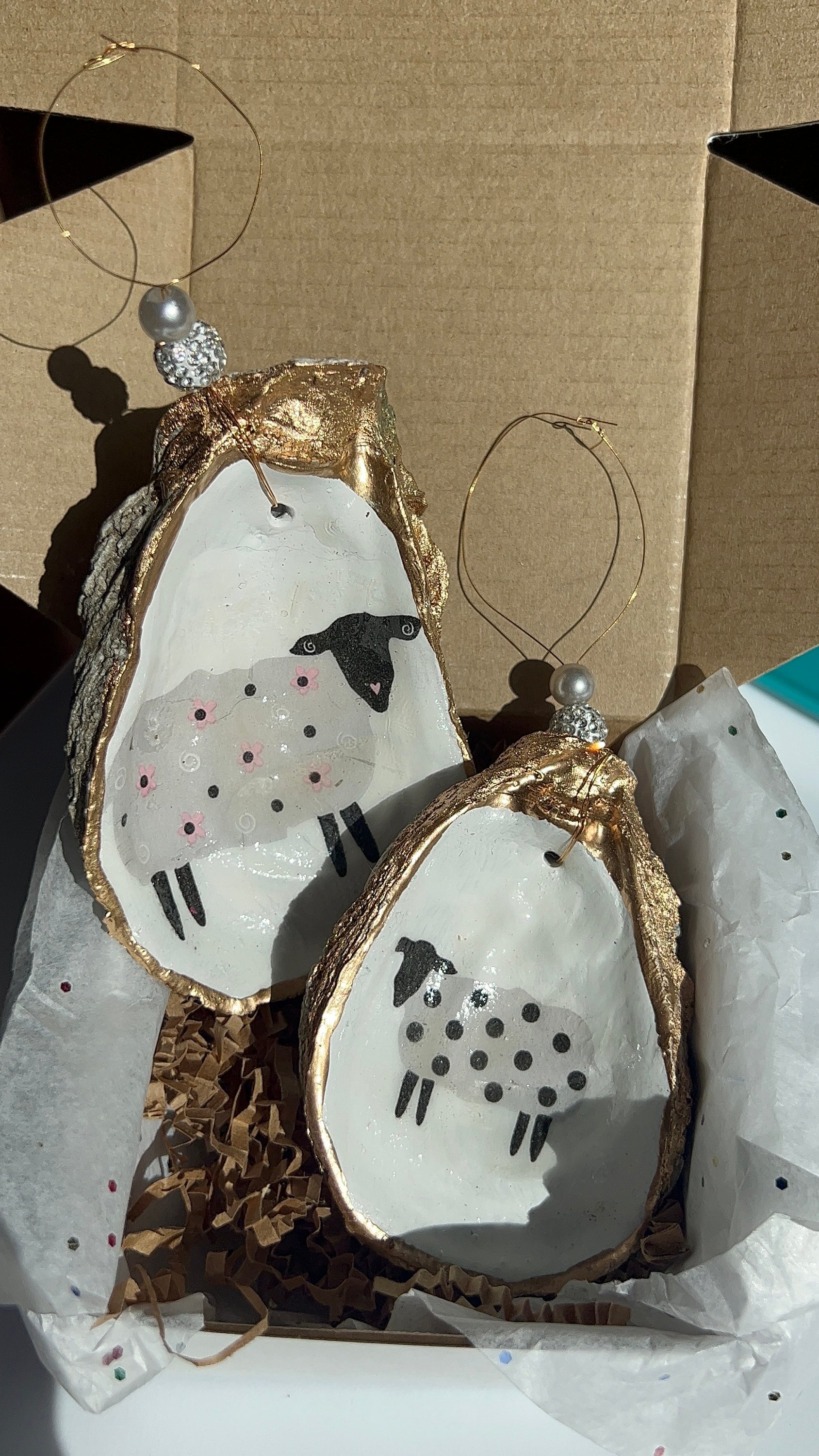 Decorazione natalizia a forma di pecora. Decorazione natalizia a forma di guscio d'ostrica. Decorazione natalizia costiera a forma di pecora. Regalo p