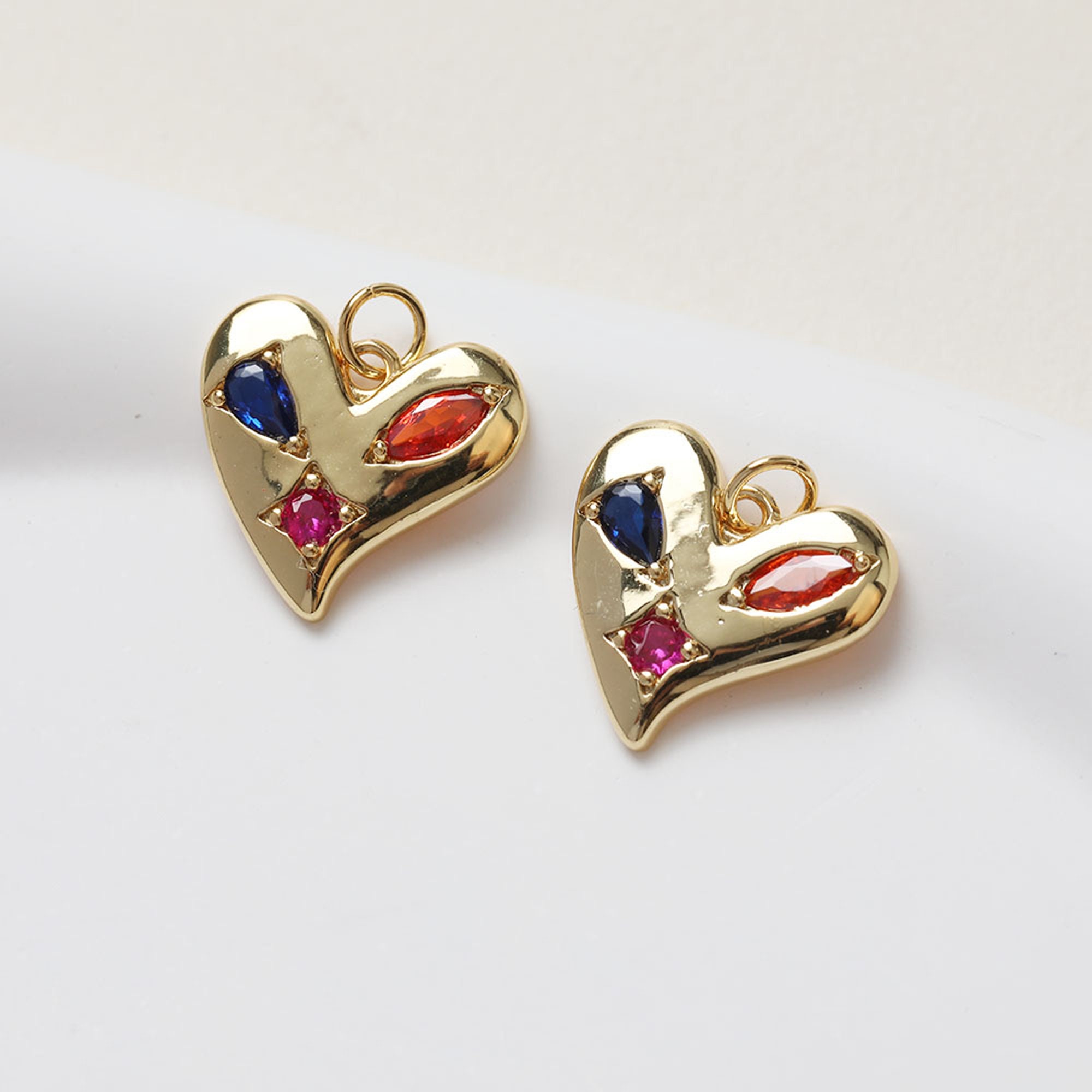 4pcs placcato in oro reale 18 carati senza nichel con ciondolo a forma di cuore, ciondolo iniziale in oro, ciondolo a forma di cuore cz Pabe, alta qua