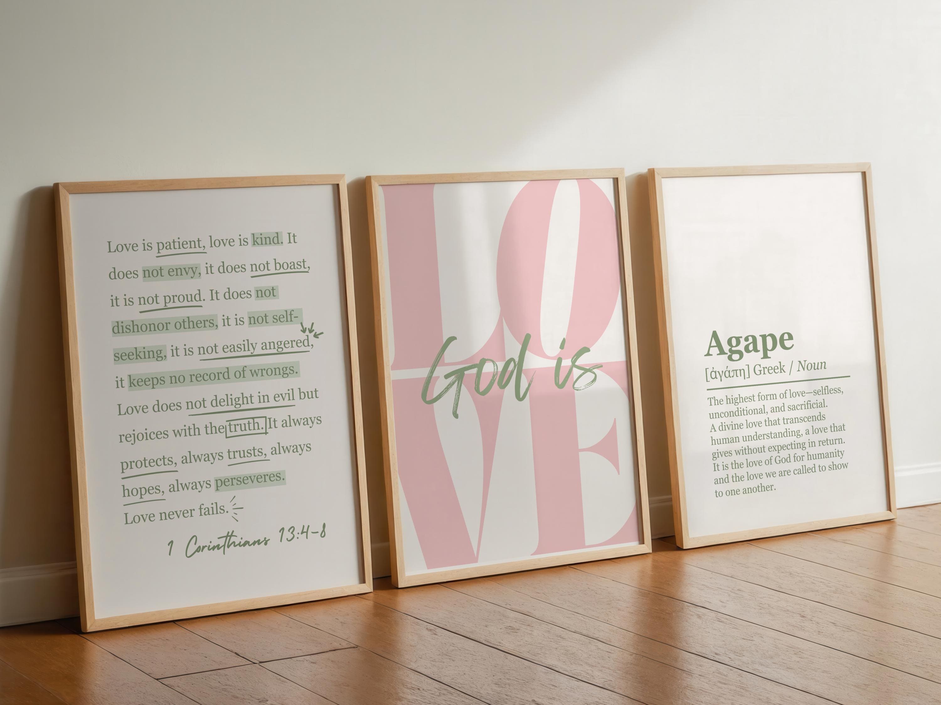 Set di 3 decorazioni murali cristiane femminili in verde salvia e rosa, set di decorazioni murali cristiane alla moda, poster Dio è amore, set di deco