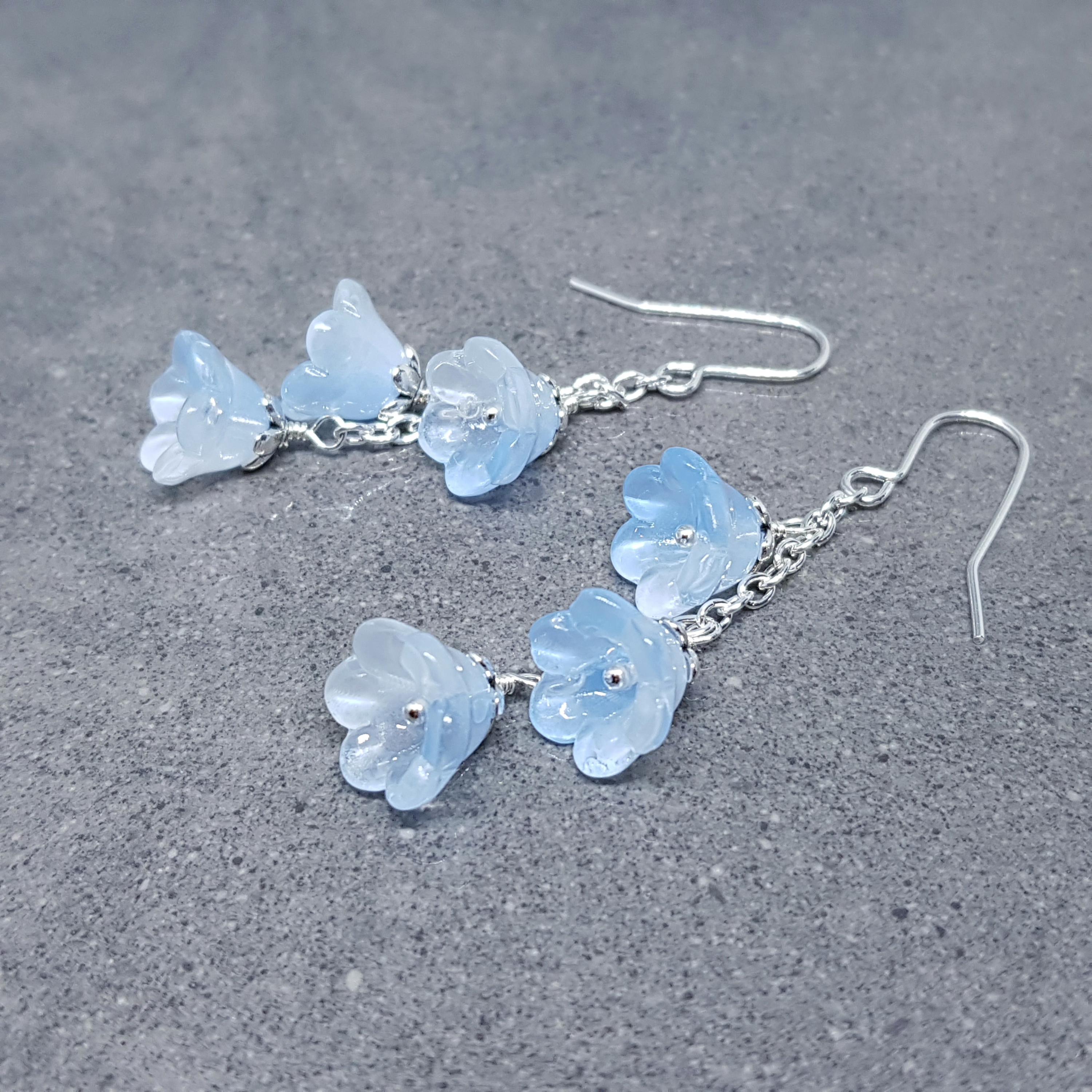 Orecchini a forma di fiore, fili auricolari ipoallergenici, orecchini azzurri, gioielli boho, gioielli in vetro, orecchini vintage semplici