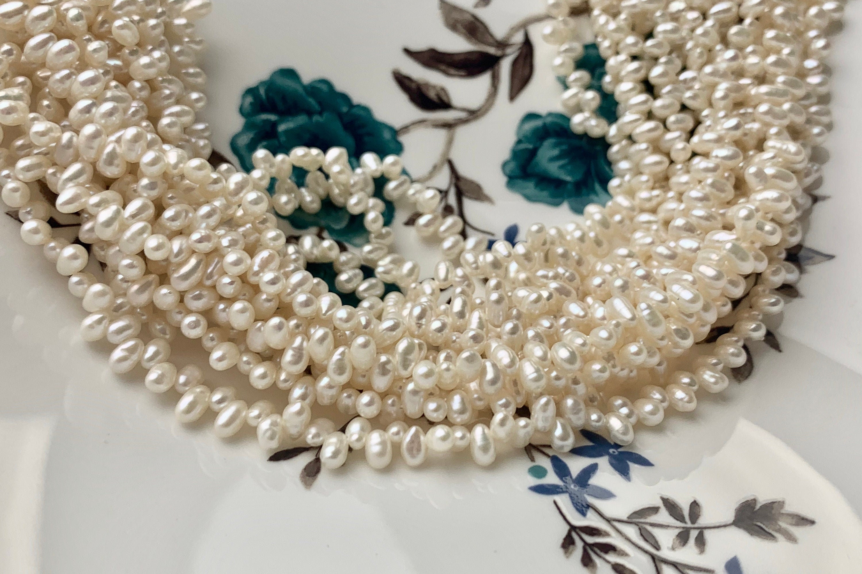 Perle d'acqua dolce ovali/riso forate dall'alto da 3x4-5 mm, perle d'acqua dolce bianche naturali, piccole perle d'acqua dolce danzanti bianche n. 451