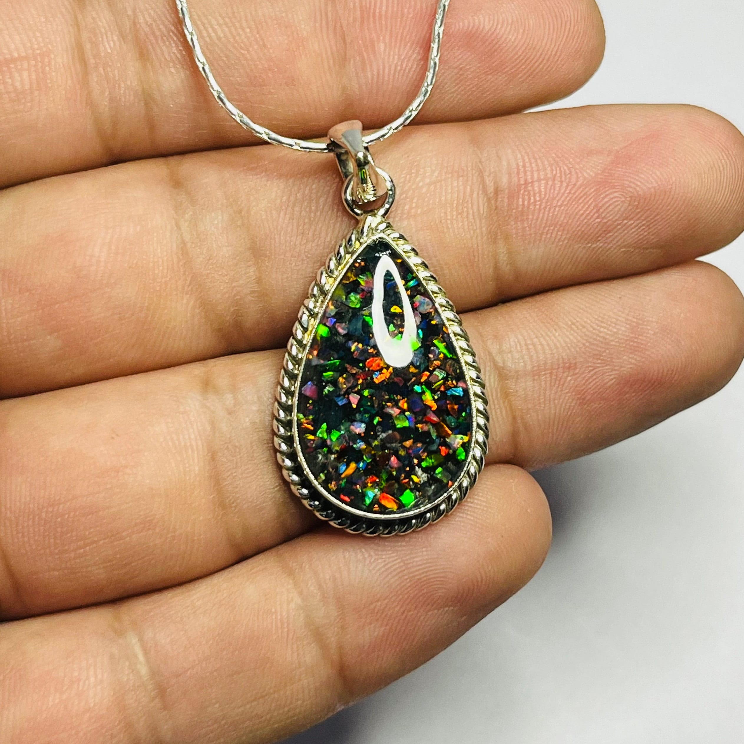 Ciondolo in argento sterling 925 con opale Aurora nero, gioielli in argento Boho, collana con opale Matrix, ciondolo in opale, regalo personalizzato