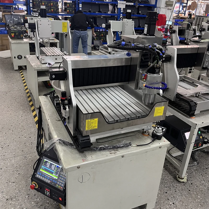 LY 6040 CNC-Gravur-Schnitzmaschine, 220 V, automatischer Werkzeugwechsel, ATC, 4. Achse, ISO20, 2,2 kW Spindel, 5 Stück, Metallgravur, 220 V Image