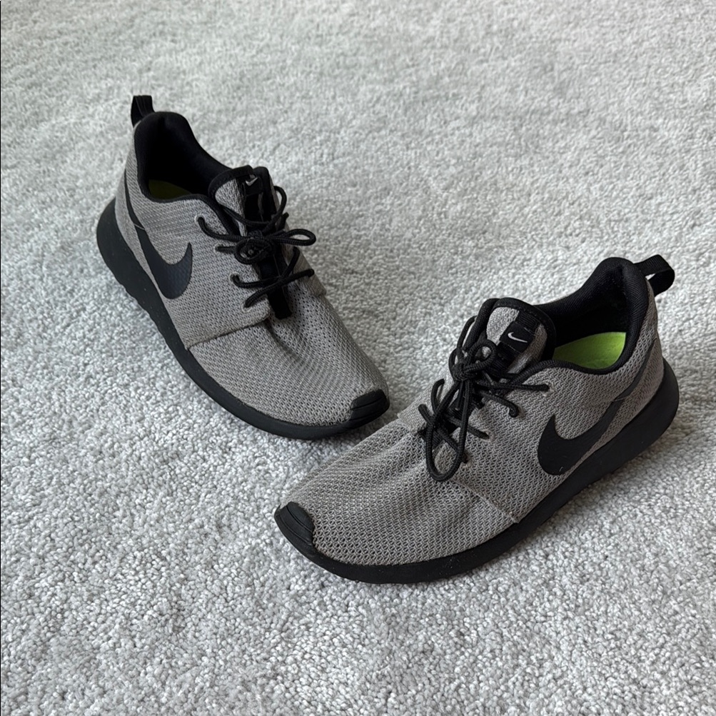 Nike Shoes | Women’s Nike Roshe Gray And Black Nike Id Customized Sneakers Size 8.5 | Color: Black/Gray | Size: 8.5