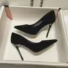 Neue Mode Damenschuhe Sexy schwarze High Heels Scharfe spitze Wildlederpumps Elegante Schuhe mit flachem Mund