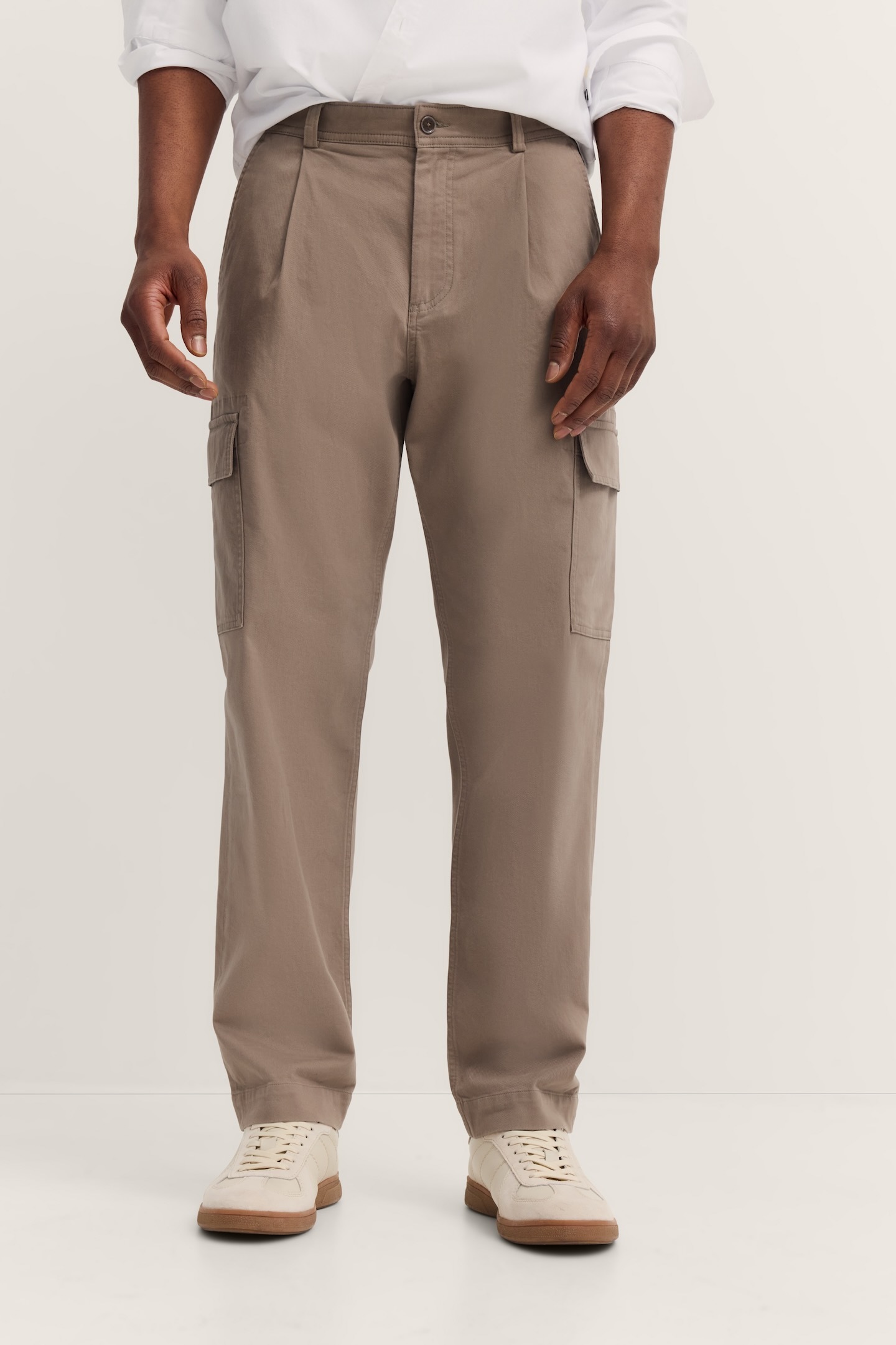 Cargohose BUGATTI "Cozy Times", Herren, Gr. 33, Länge 30, beige (30, beige), 98% Baumwolle, 2% Elasthan, unifarben, gerade, unten schmal, Hosen Cargohose, Tapered Fit mit Soft Touch