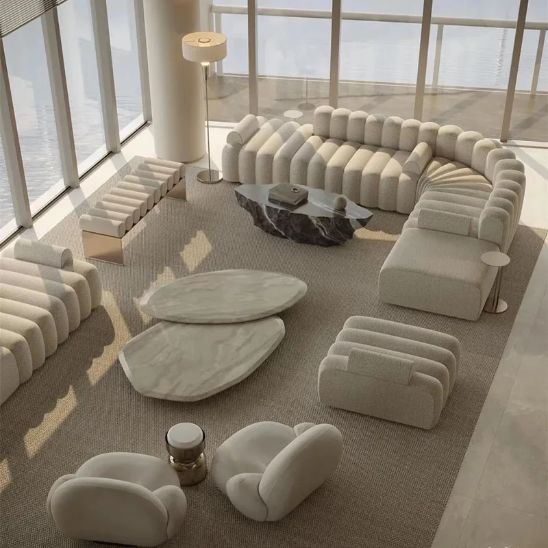 Skandinavisches modernes modulares Sofa im italienischen Stil, einfaches Netflix-Klaviertastensofa, kreative Designer-Sofa-Kombination mit gebogenem Sofa