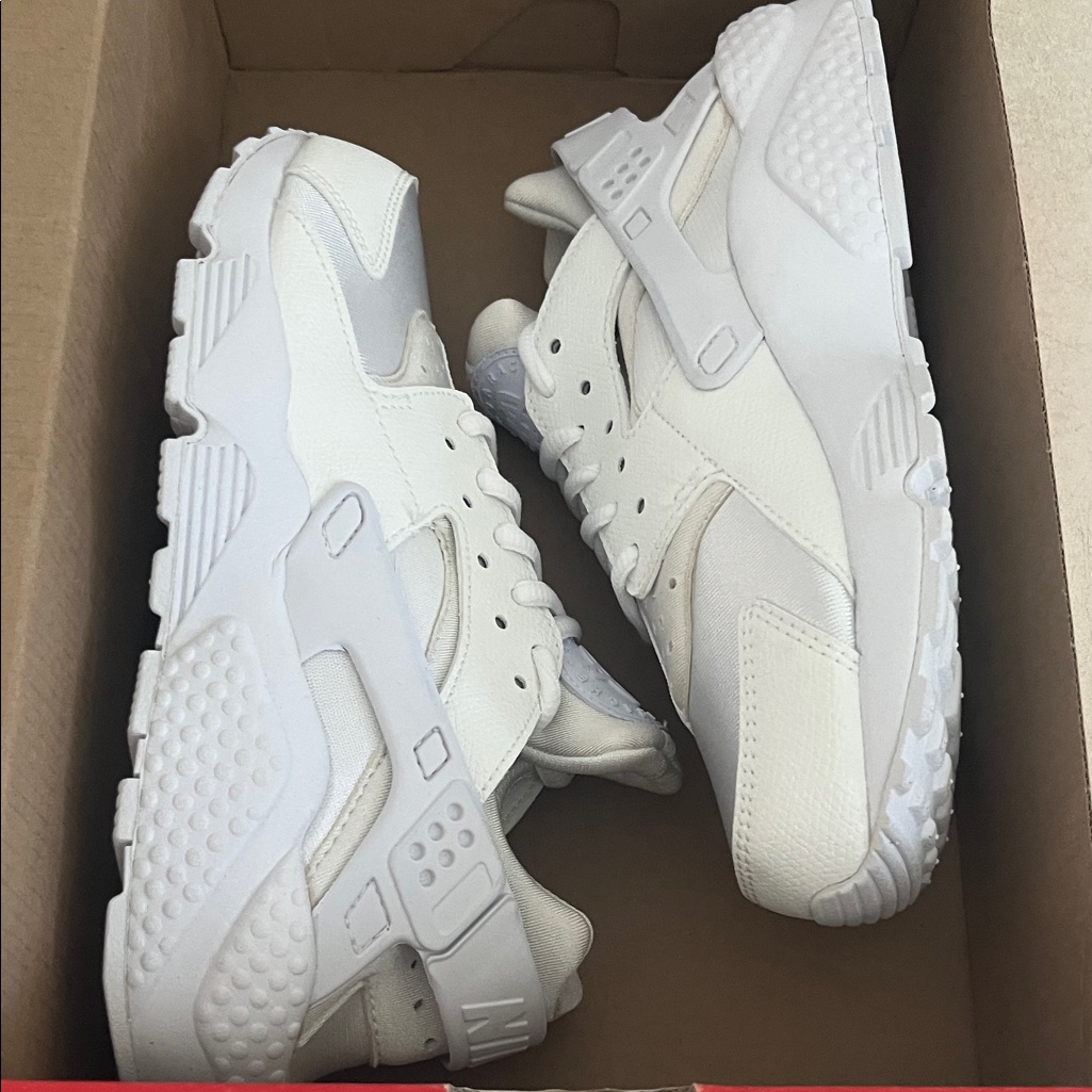 Nike Shoes | Wmns Nike Huarache Run White | Color: White | Size: 6.5