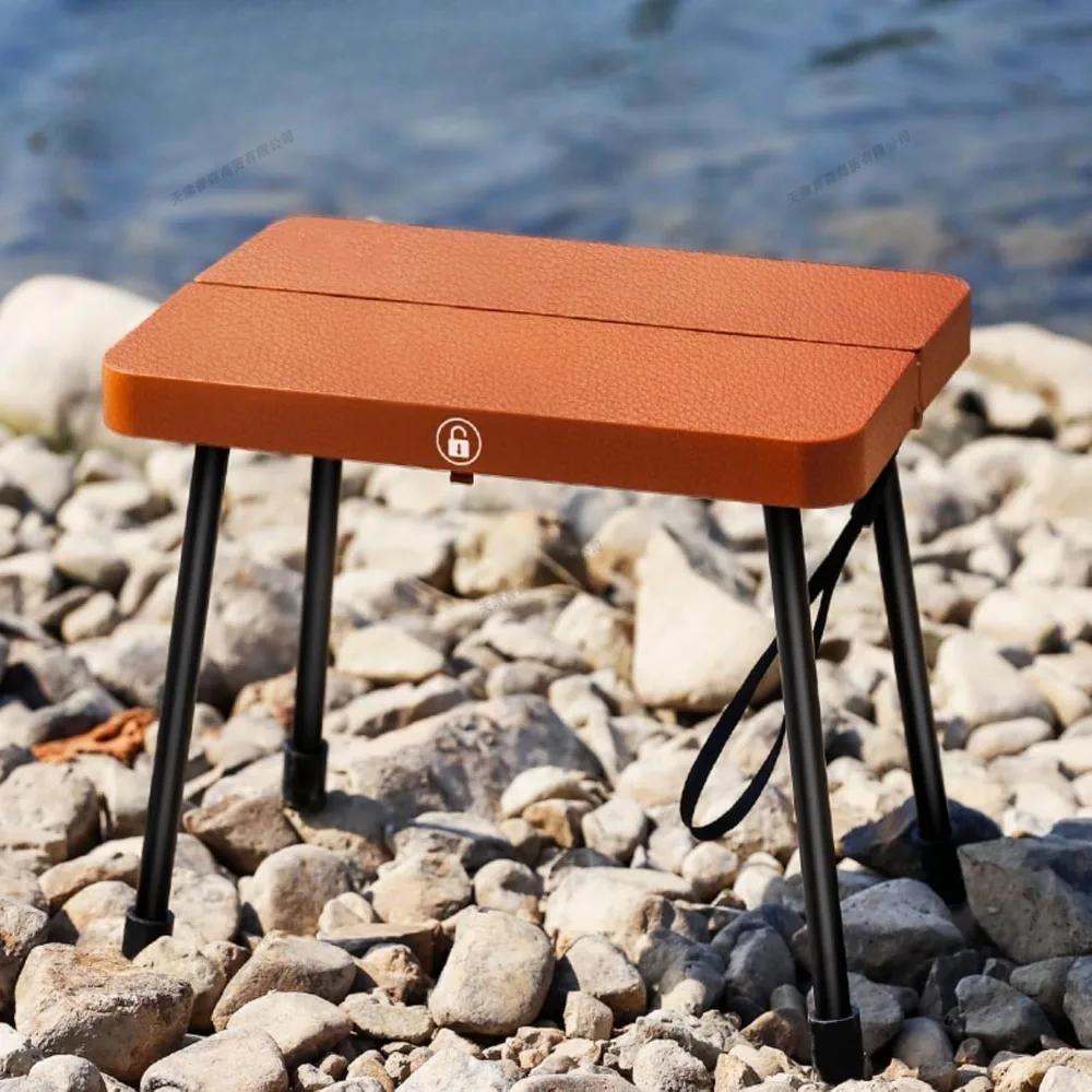 Kleine, leichte Klapphocker, tragbarer Campinghocker für den Außenbereich, zusammenklappbare kleine Hocker zum Sitzen für Garten, Strand, Wandern, Grillen