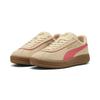 Sneaker PUMA "PUMA Club Klassika Sneakers aus Wildleder Damen", Gr. 40, canvas peach frost gold beige rot, Obermaterial: Textil, Kuhleder, Synthetik; Futter: Textil, Synthetik; Innensohle: Textil; Laufsohle: Gummi, Schuhe