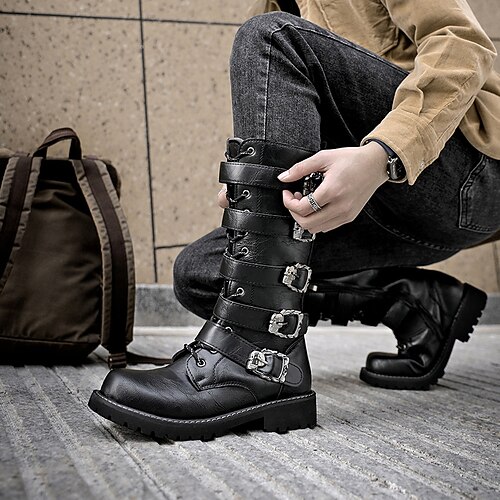 kniehohe Herrenstiefel mit mehreren Schnallenriemen und Schnürdesign – Schuhe im Gothic-Punk-Kampfstil für urbane Freizeitkleidung und Straßenmode Image