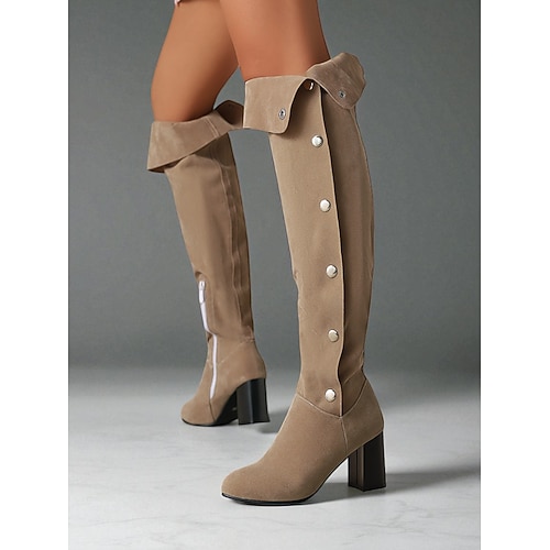 Burgunderrote Overknee-Stiefel aus Wildleder mit Umschlag, Blockabsatz und dekorativen Knöpfen – vielseitiger Herbst Wintermode-Schuhe für stylische Streetwear- und Night-Out-Looks Image