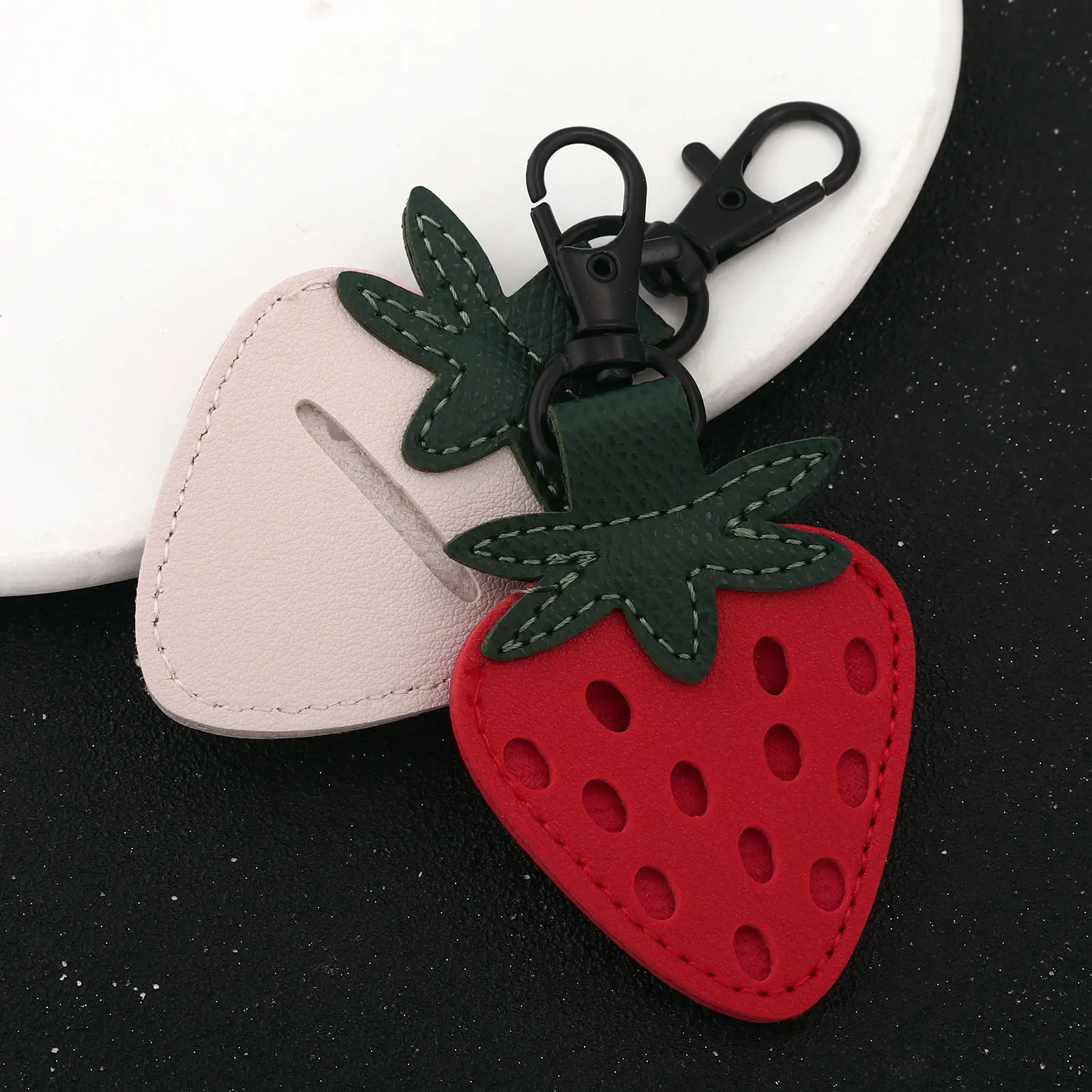 Leder süße Erdbeere Schlüsselanhänger Anhänger kreative PU Zugang Kartenhalter Schlüsseltasche Münze Abzeichen Aufbewahrung Schlüsseltasche Image