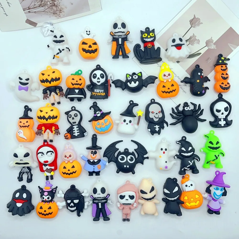 10–30 Stück niedlicher PVC-Halloween-Cartoon-Schlüsselanhänger für Halloween Aprilscherz, Geisterfest, Streich, Party-Geschenkdekoration Image