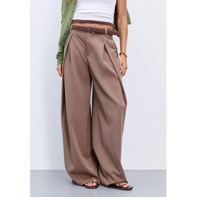 Stradivarius Maxi darted trousers with belt Brown 12