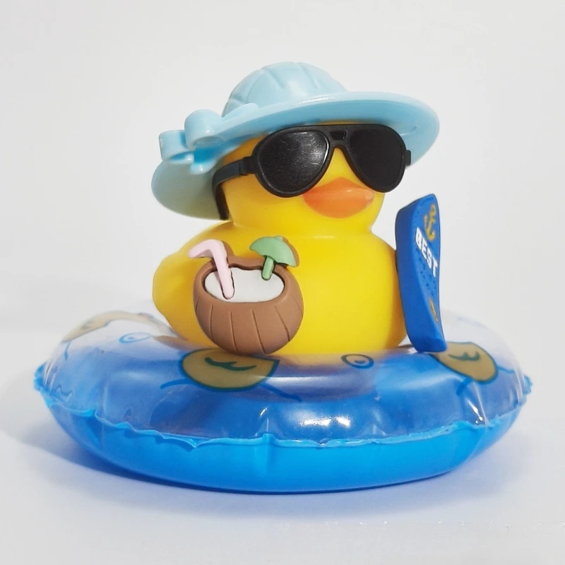 Neu! Auto Armaturenbrett Ornamente Sommer Kleine Gelbe Ente Kokosnuss Skateboard Hut Gummi Squeeze Ente Niedliche Auto Dekoration