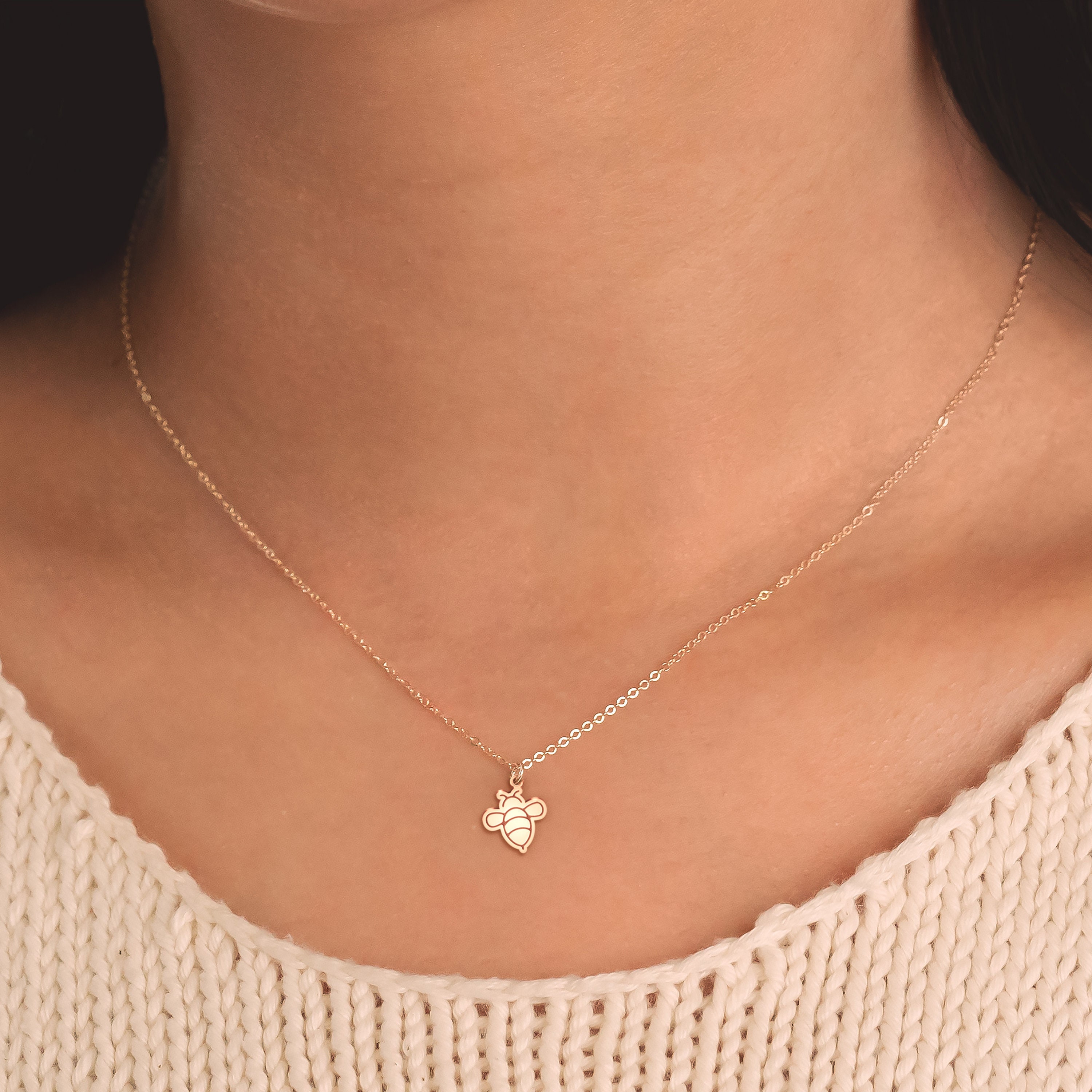 Collana ape Gioielli ape in oro Collana semplice Regalo di San Valentino Collana ape Ciondolo ape in oro rosa Collana a nido d'ape Ciondolo ape